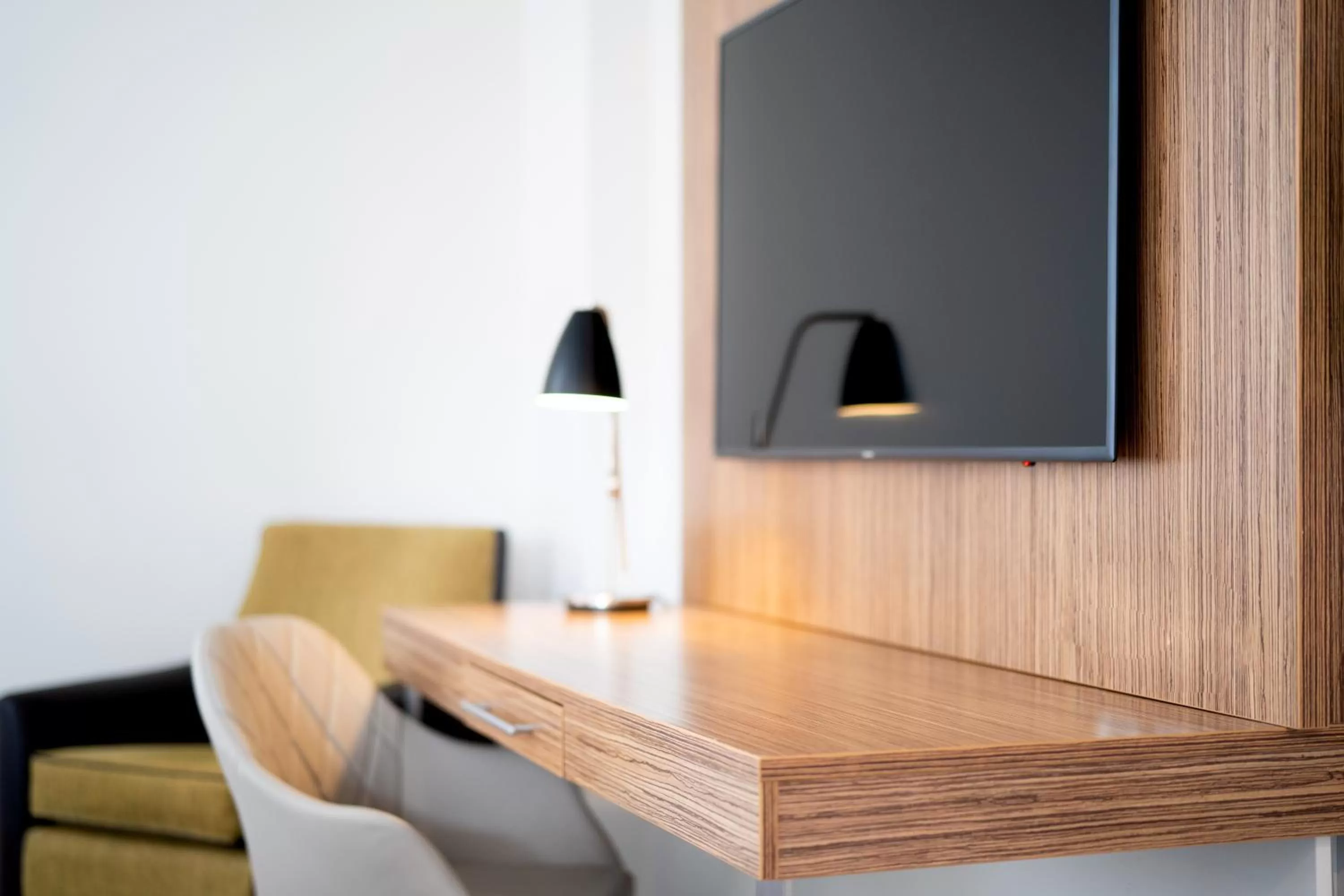 TV and multimedia in Holiday Inn Stevenage by IHG