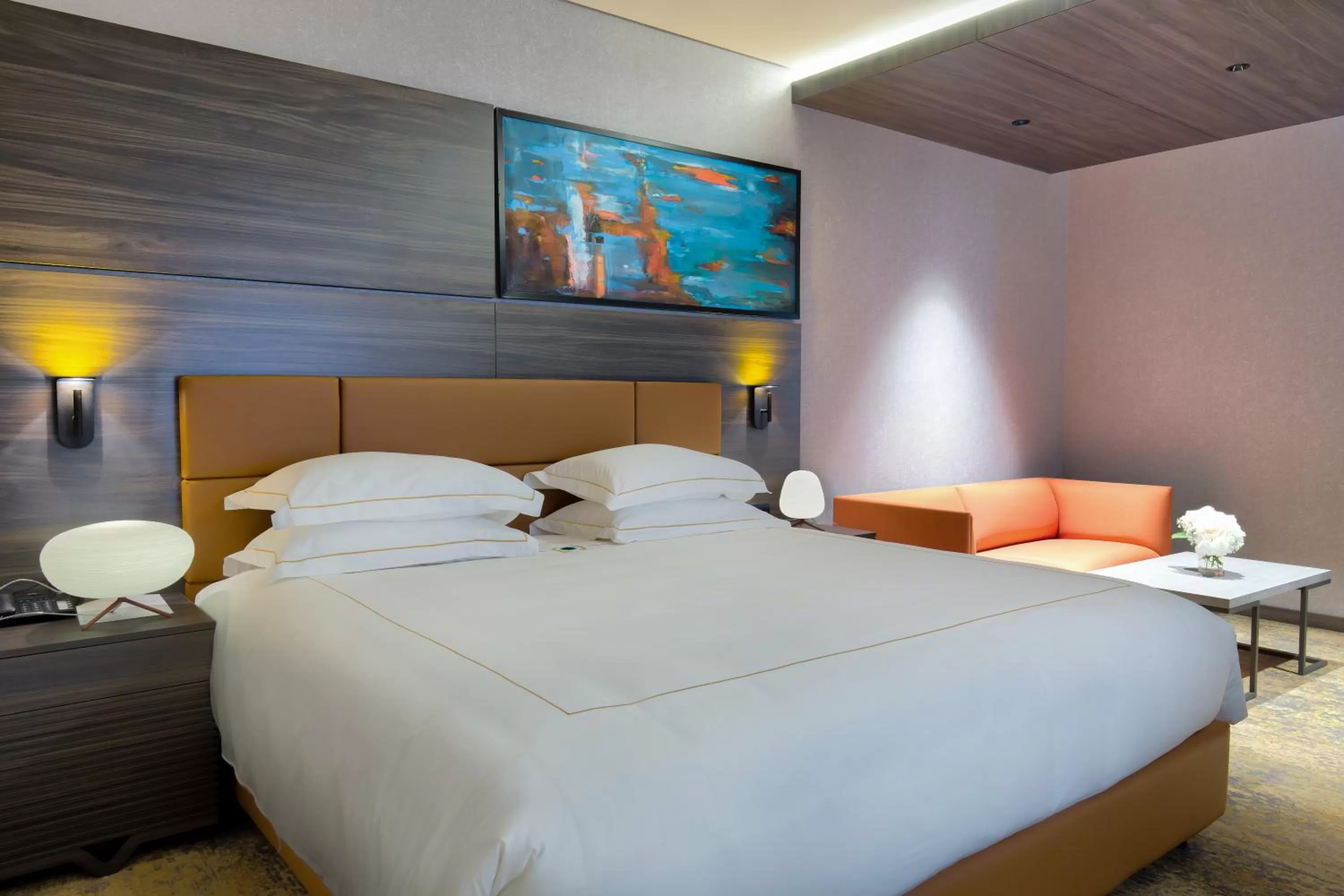 Bedroom, Bed in Emerald Hotel