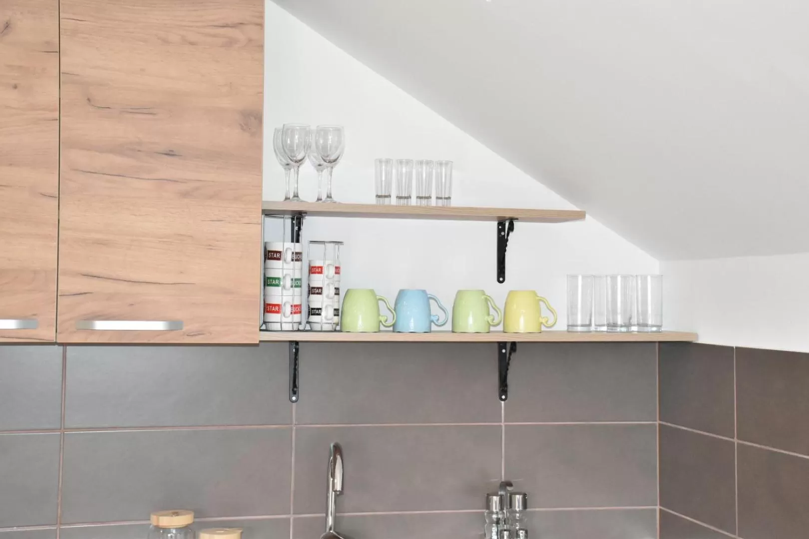 OSTROG Aparthotel KOLIBA-VLASTNIŠTVO MANASTIRA OSTROG