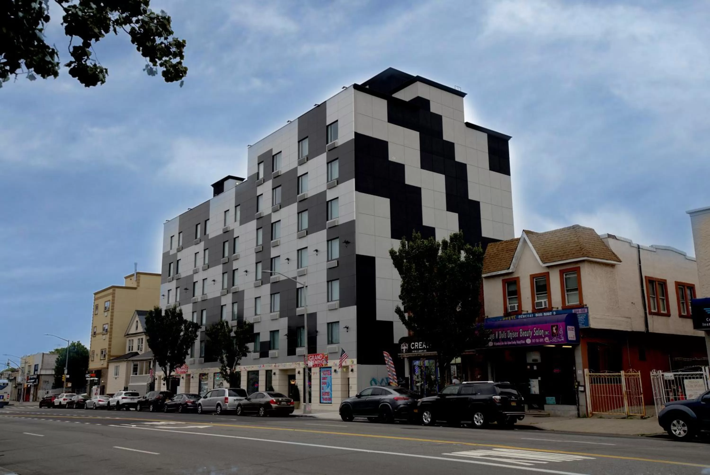 Property Building in Hotel Liberty Inn & Suites-JFK Airport- La Guardia Airport