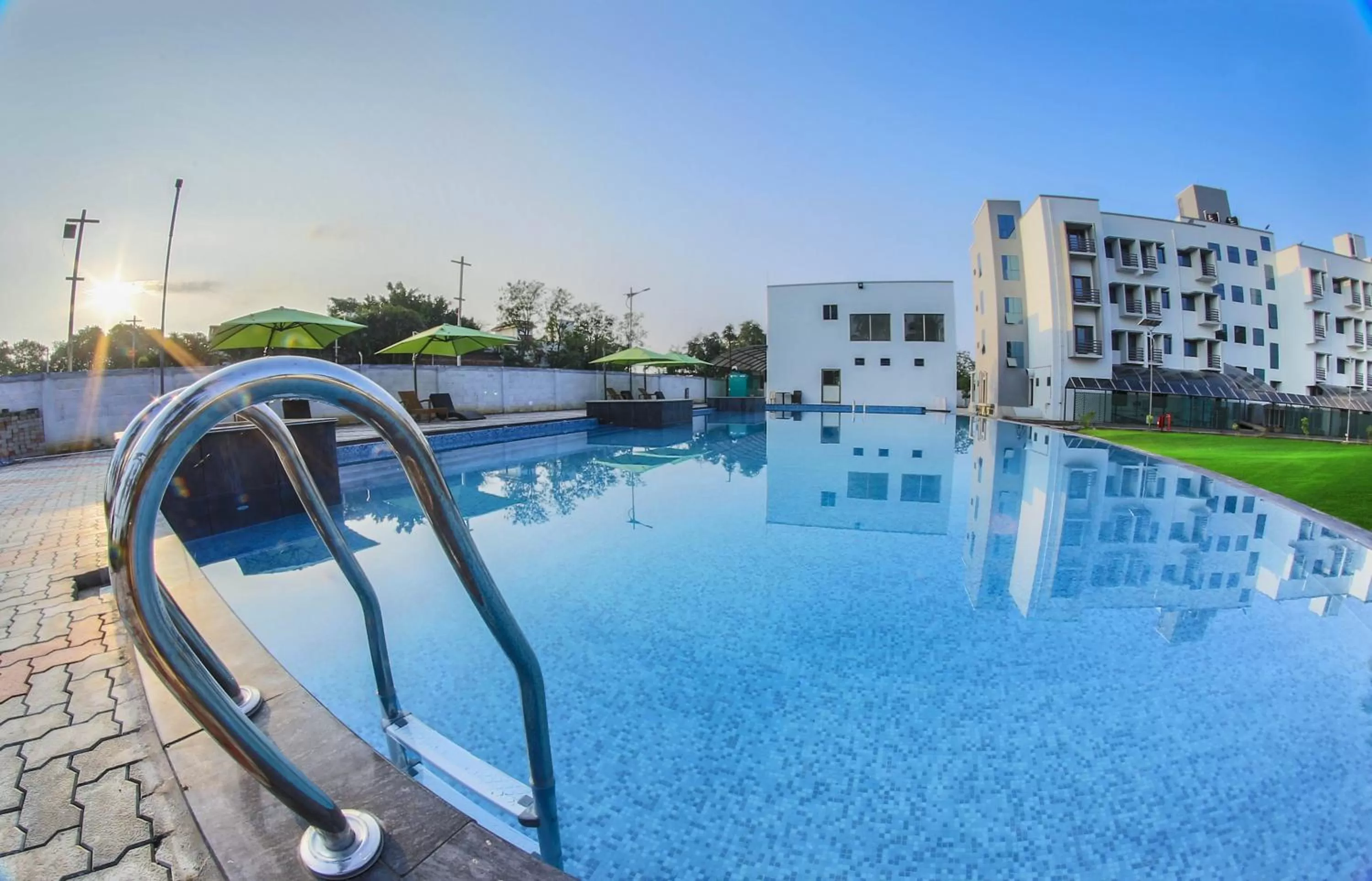 Swimming pool in Hotel Amil