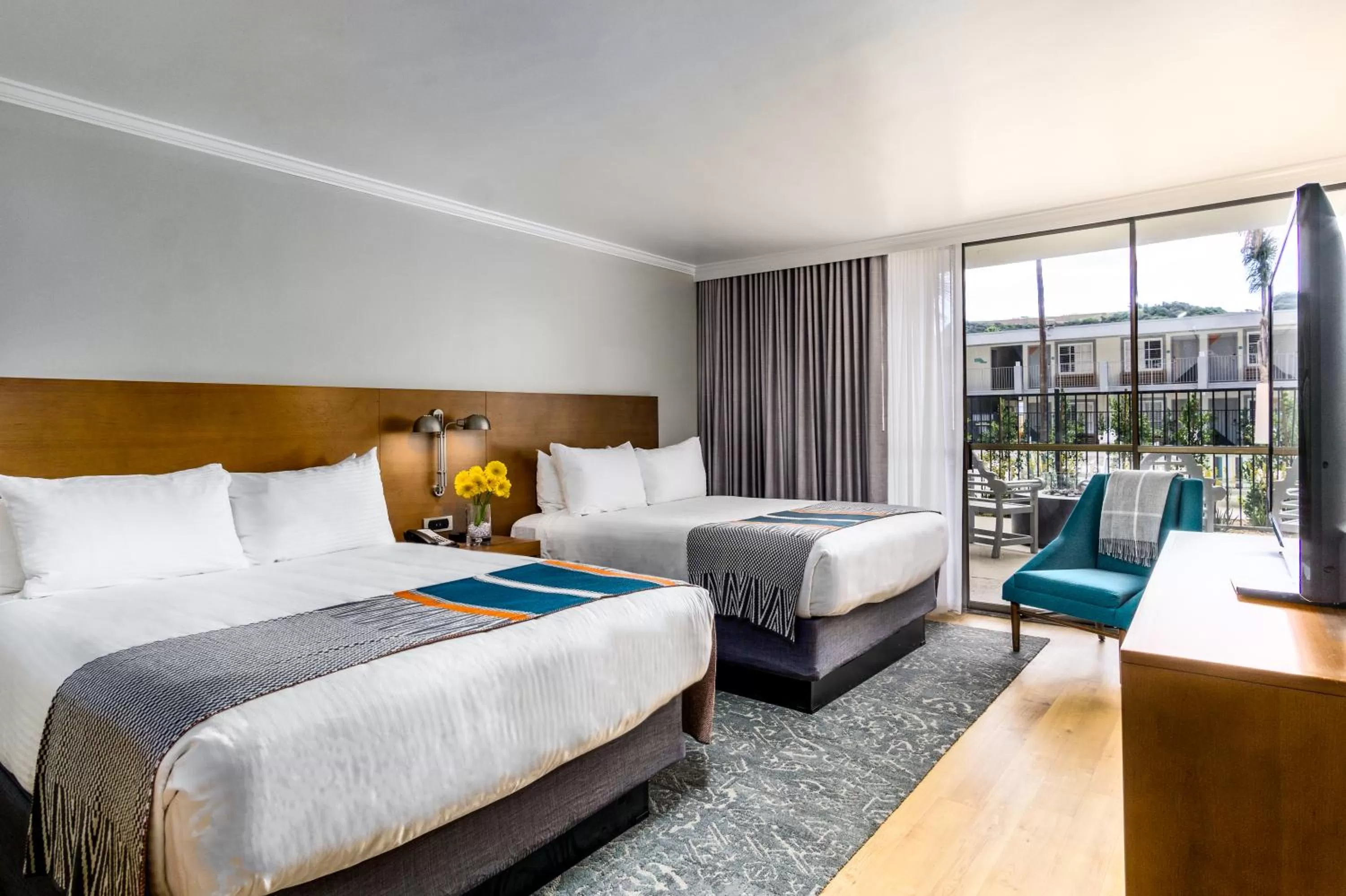 Photo of the whole room, Bed in Town and Country San Diego