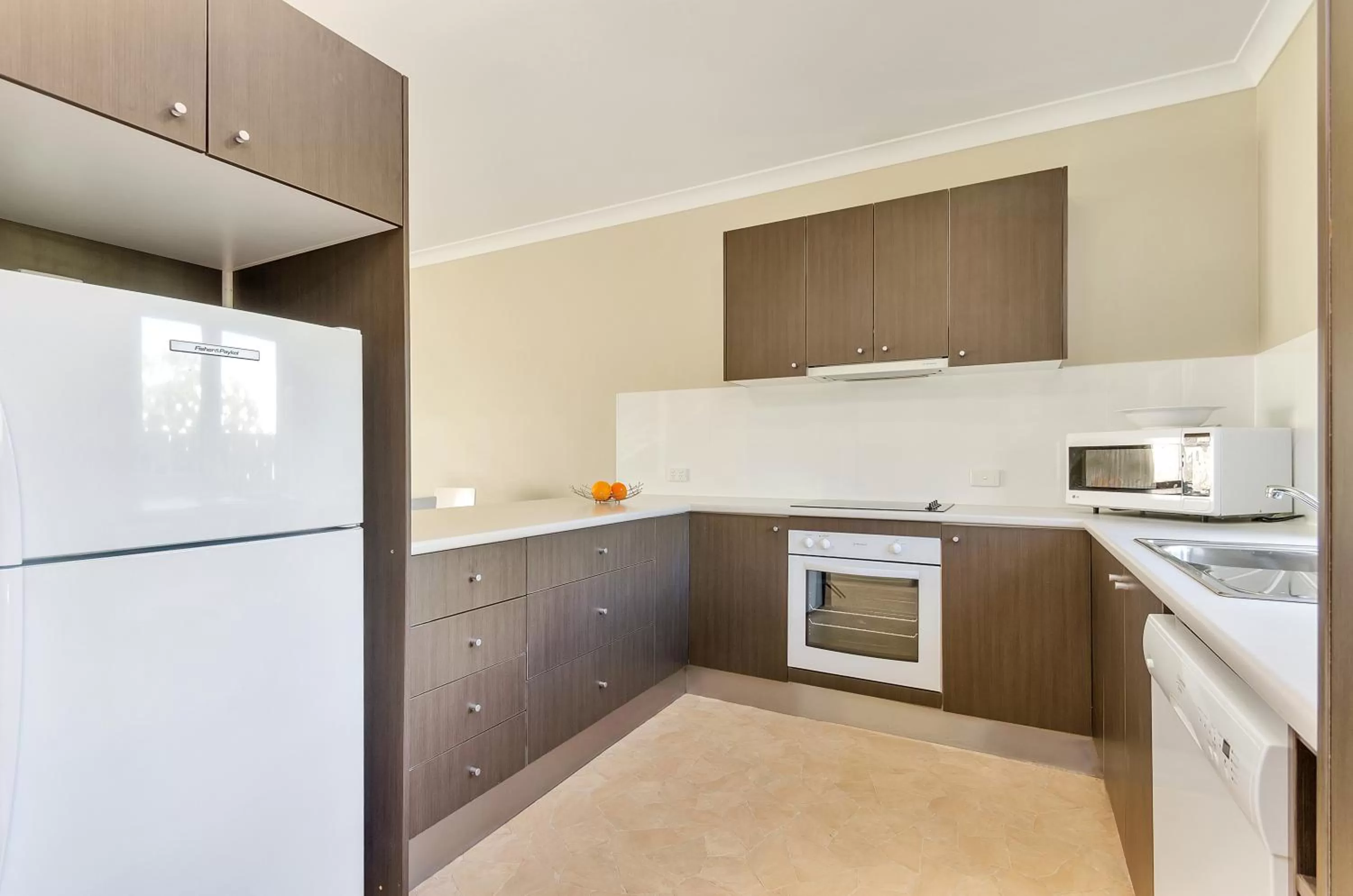 Kitchen or kitchenette in Coachmans Inn Warwick