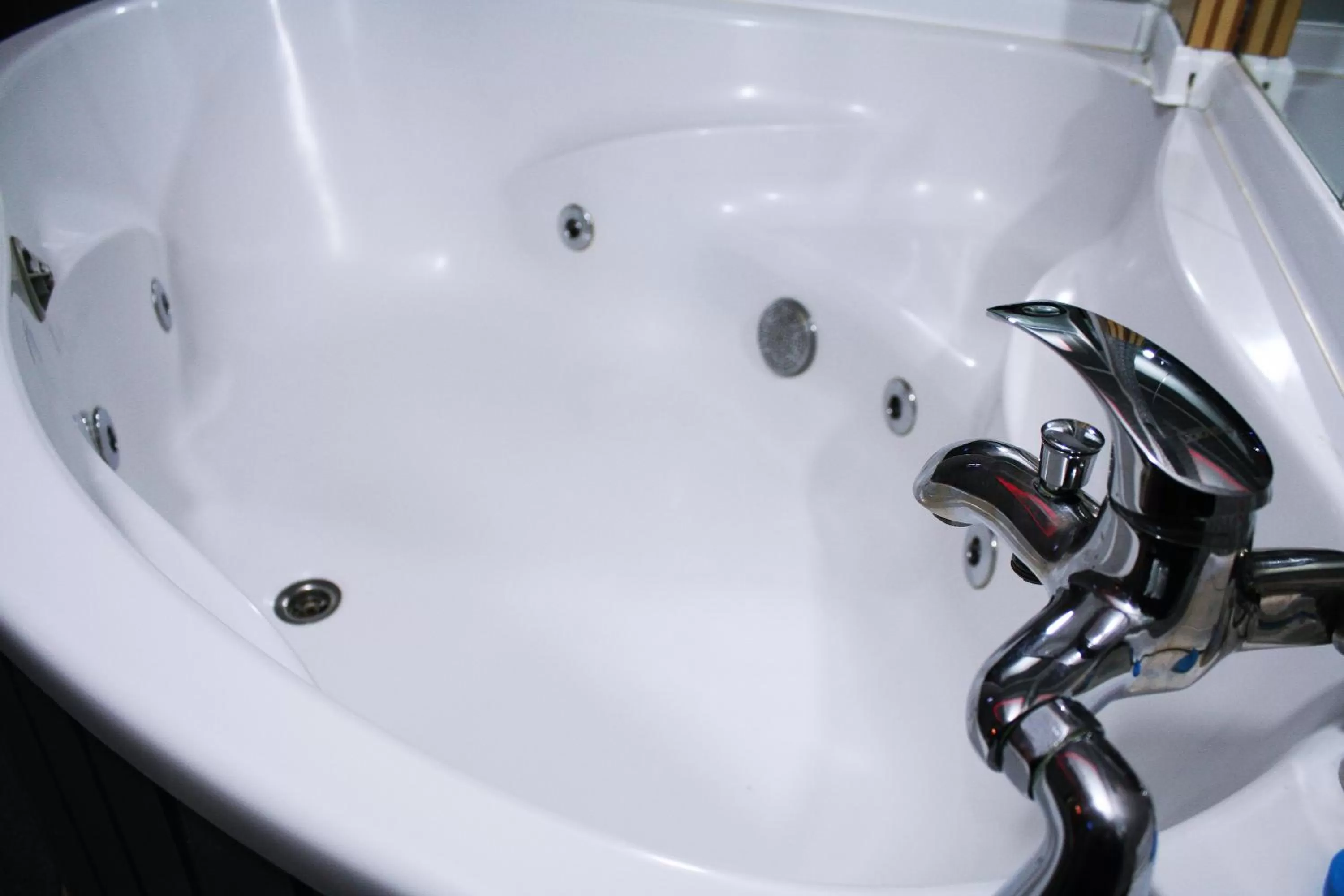 Hot Tub in MAMBA HOTEL - готель в укритті