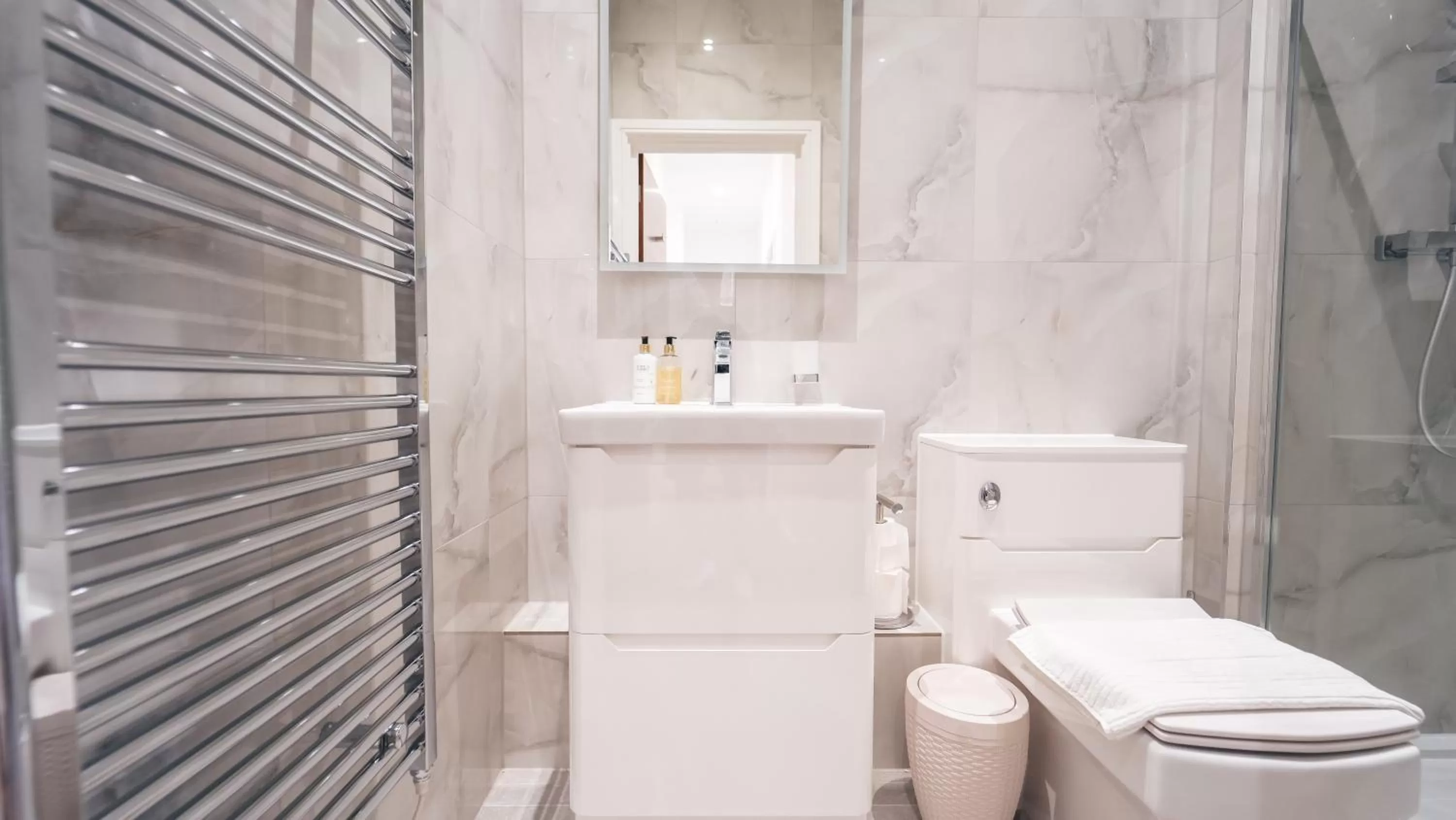 Shower, Bathroom in The Avonmore Olympia