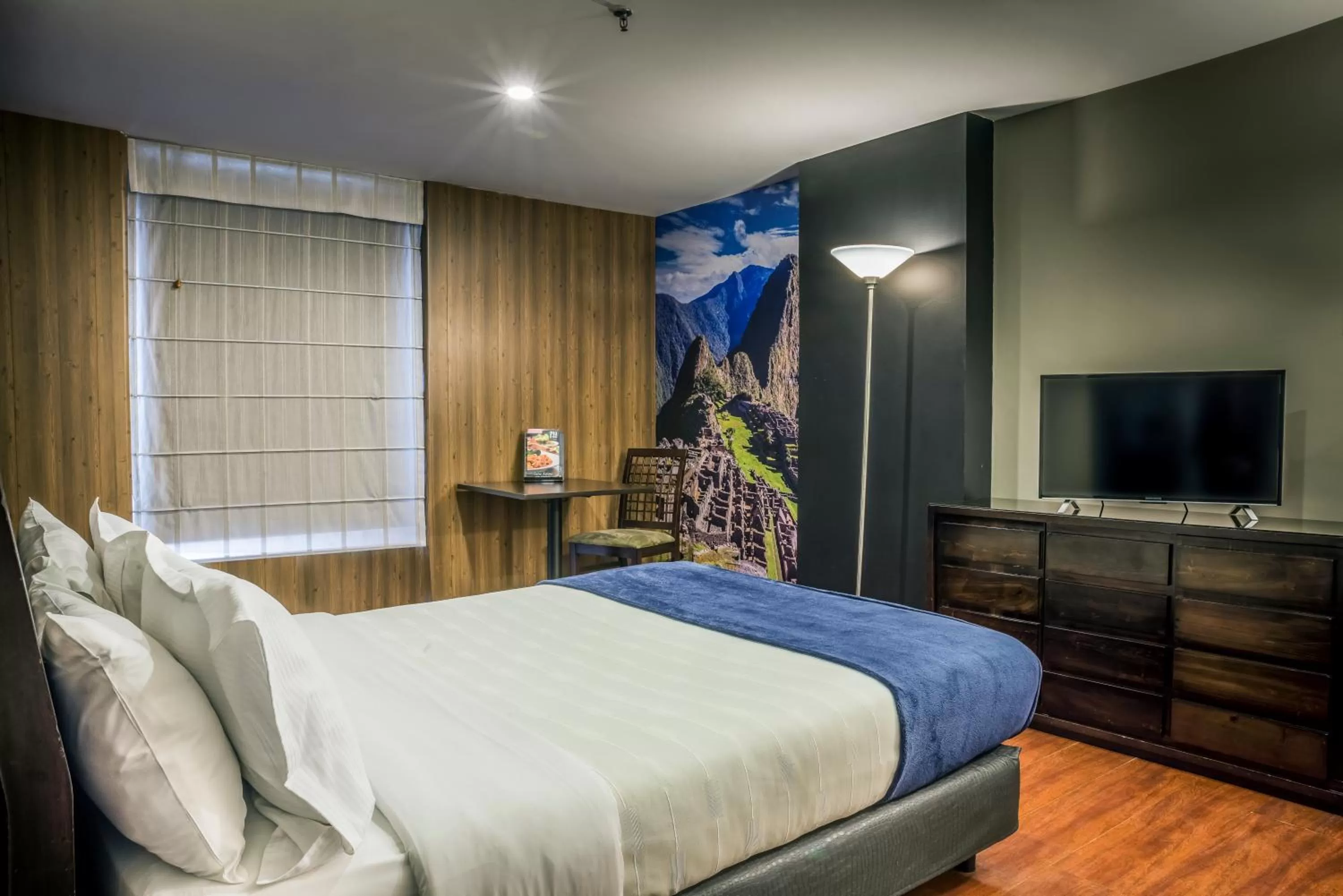 Communal lounge/ TV room, Bed in Hotel Santa Barbara Real