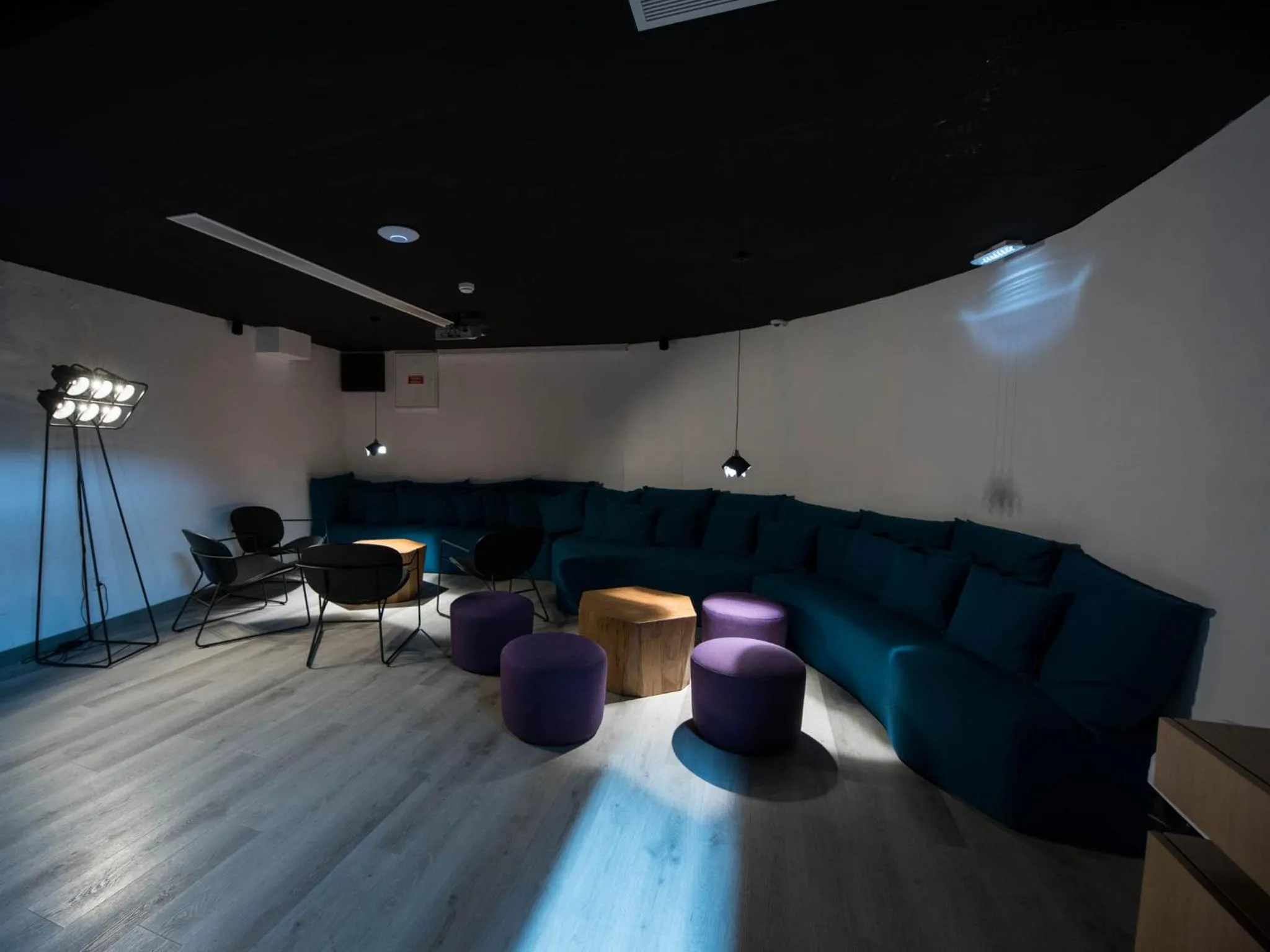 Area and facilities in room00 Lisboa Hostel