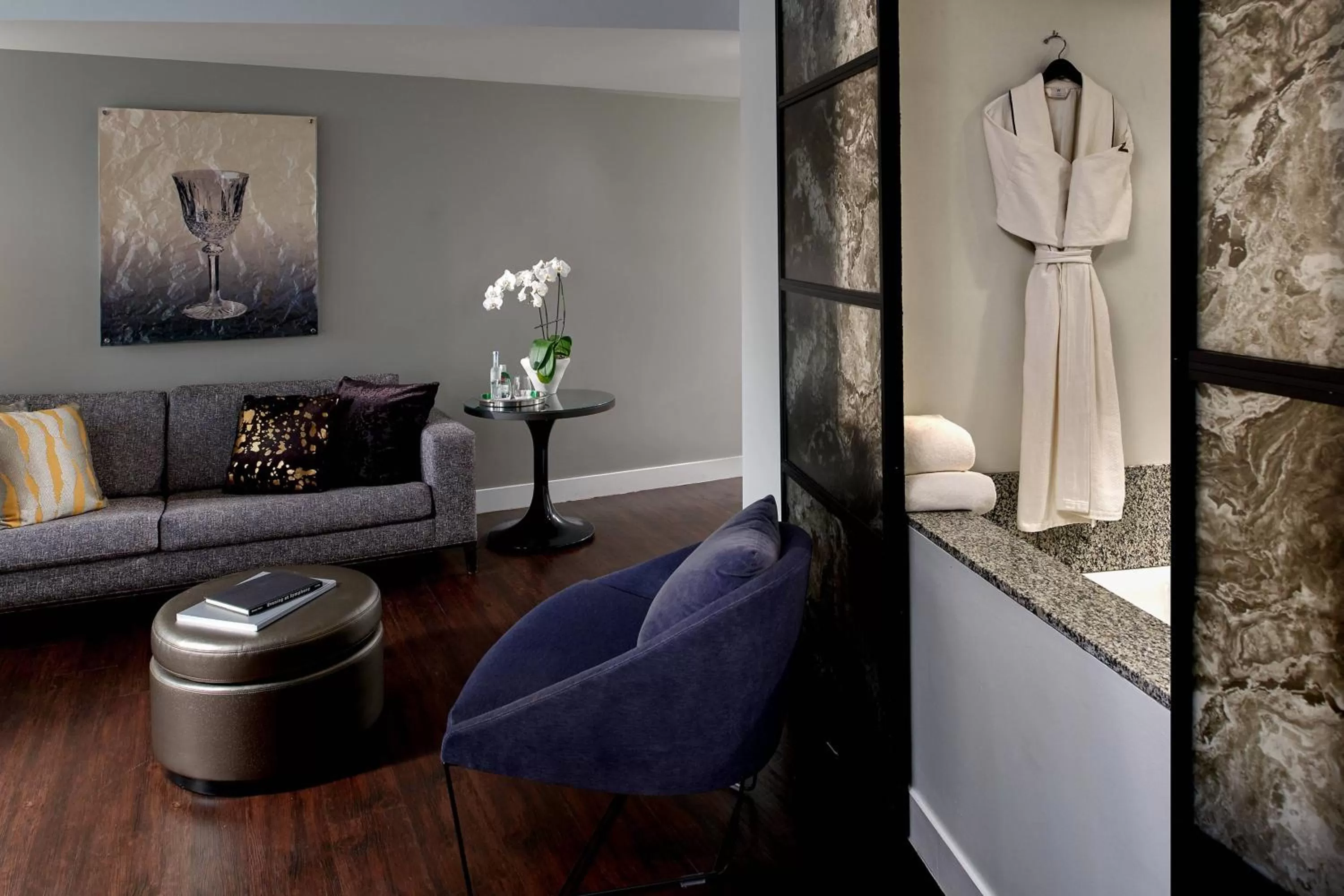 Photo of the whole room in W Boston