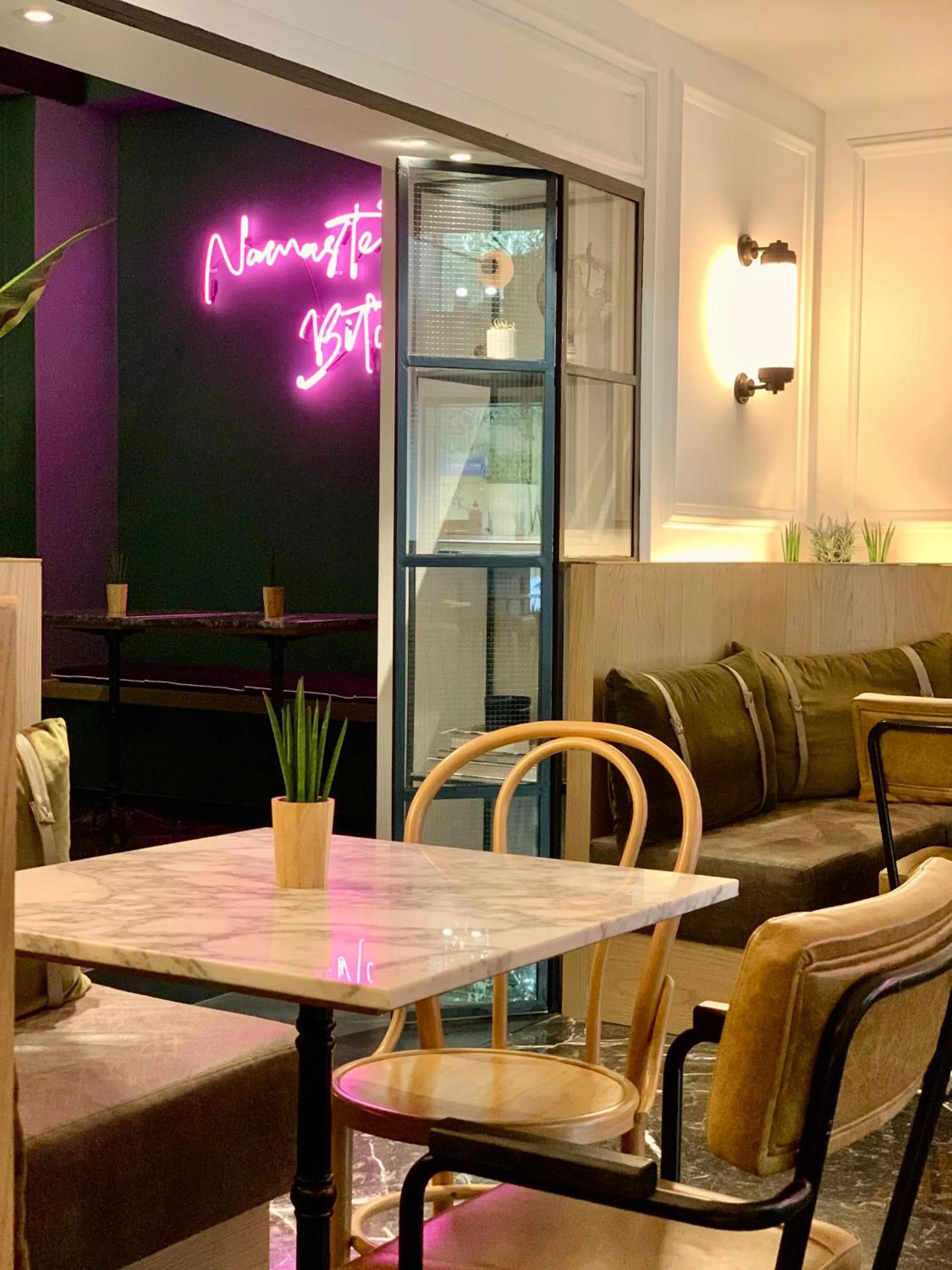 Restaurant/places to eat in Niki Athens Hotel