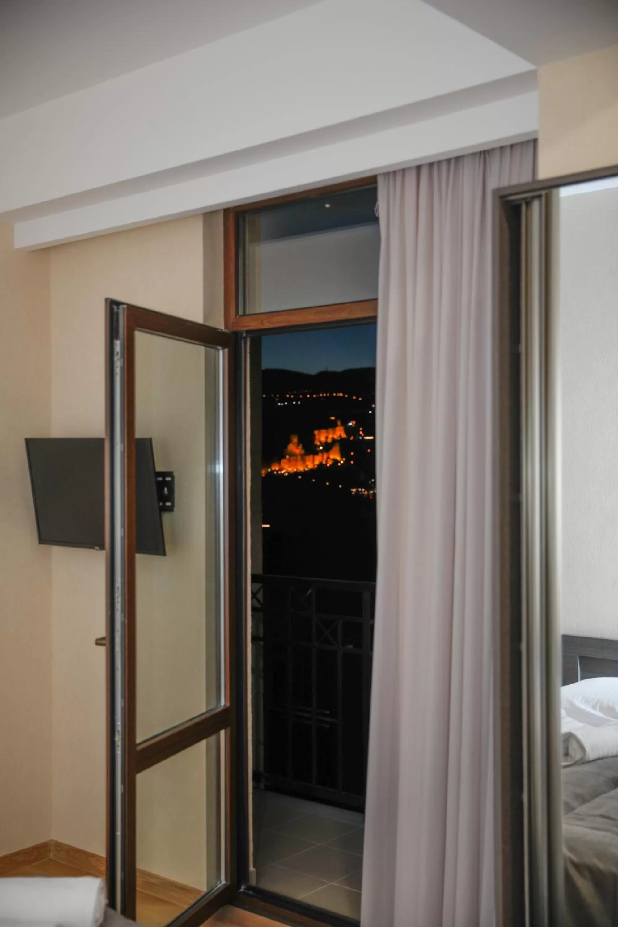 Balcony/Terrace, Bed in Hotel Avlabari Terrace