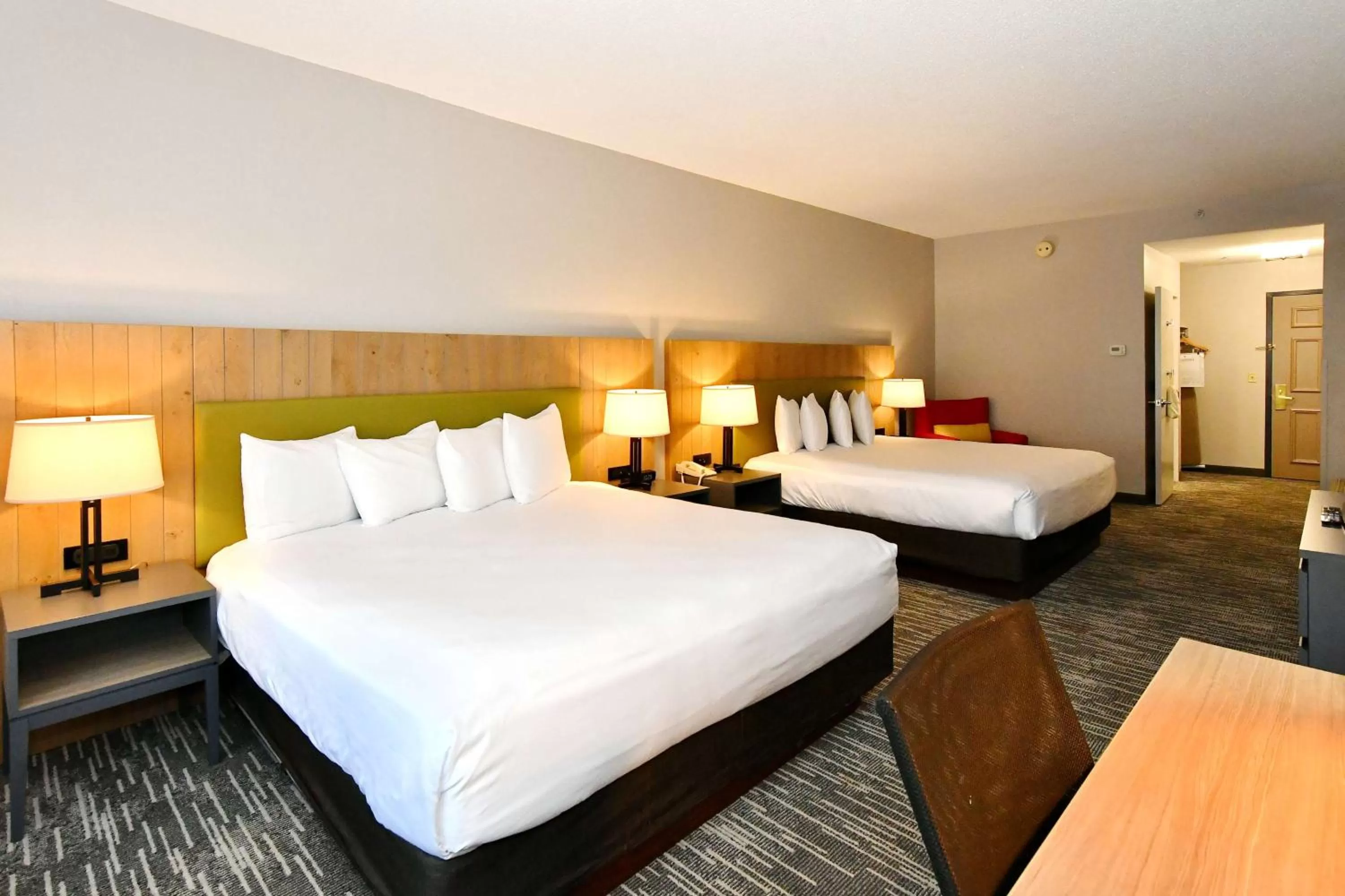 Bedroom, Bed in Country Inn & Suites by Radisson, Mount Morris, NY