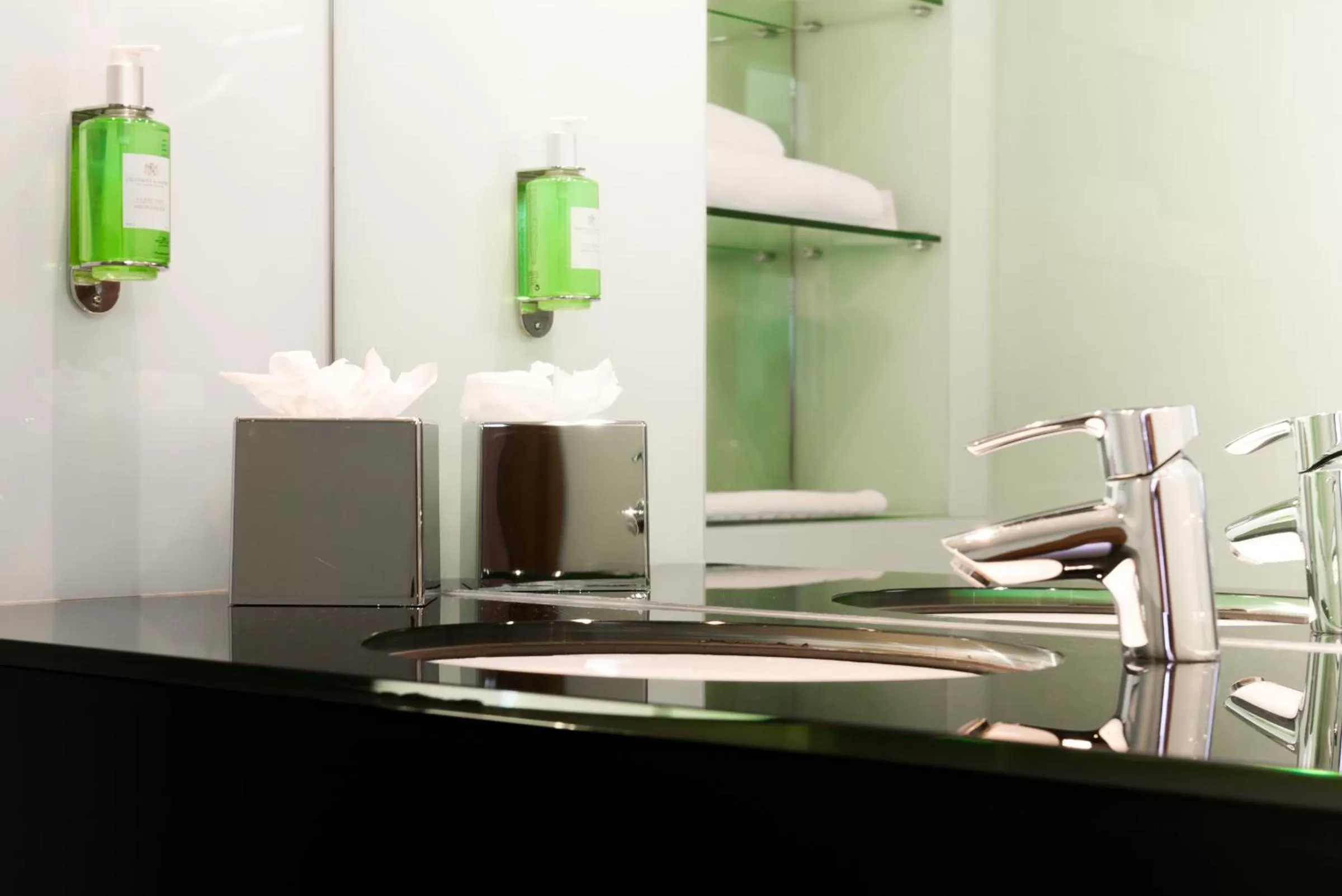 Bathroom in Ramada Encore Leicester City Centre