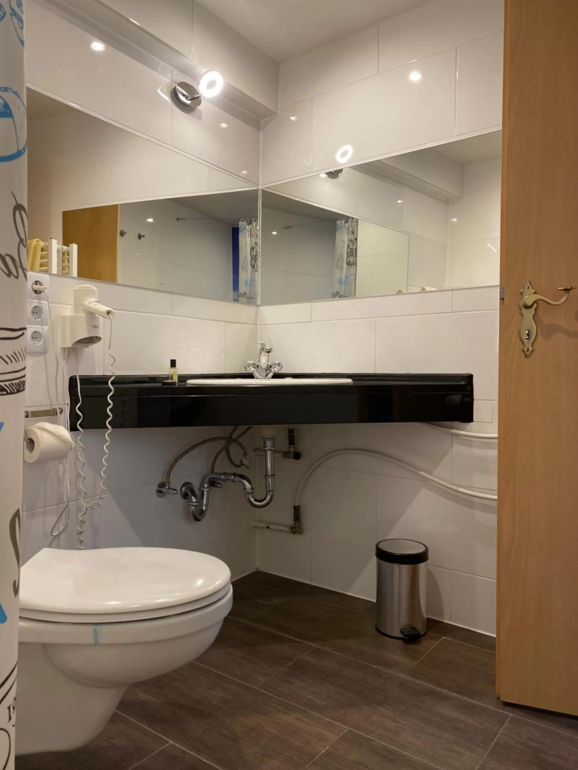 Toilet in Marktplatzhotel - Restaurant Tafelspitz