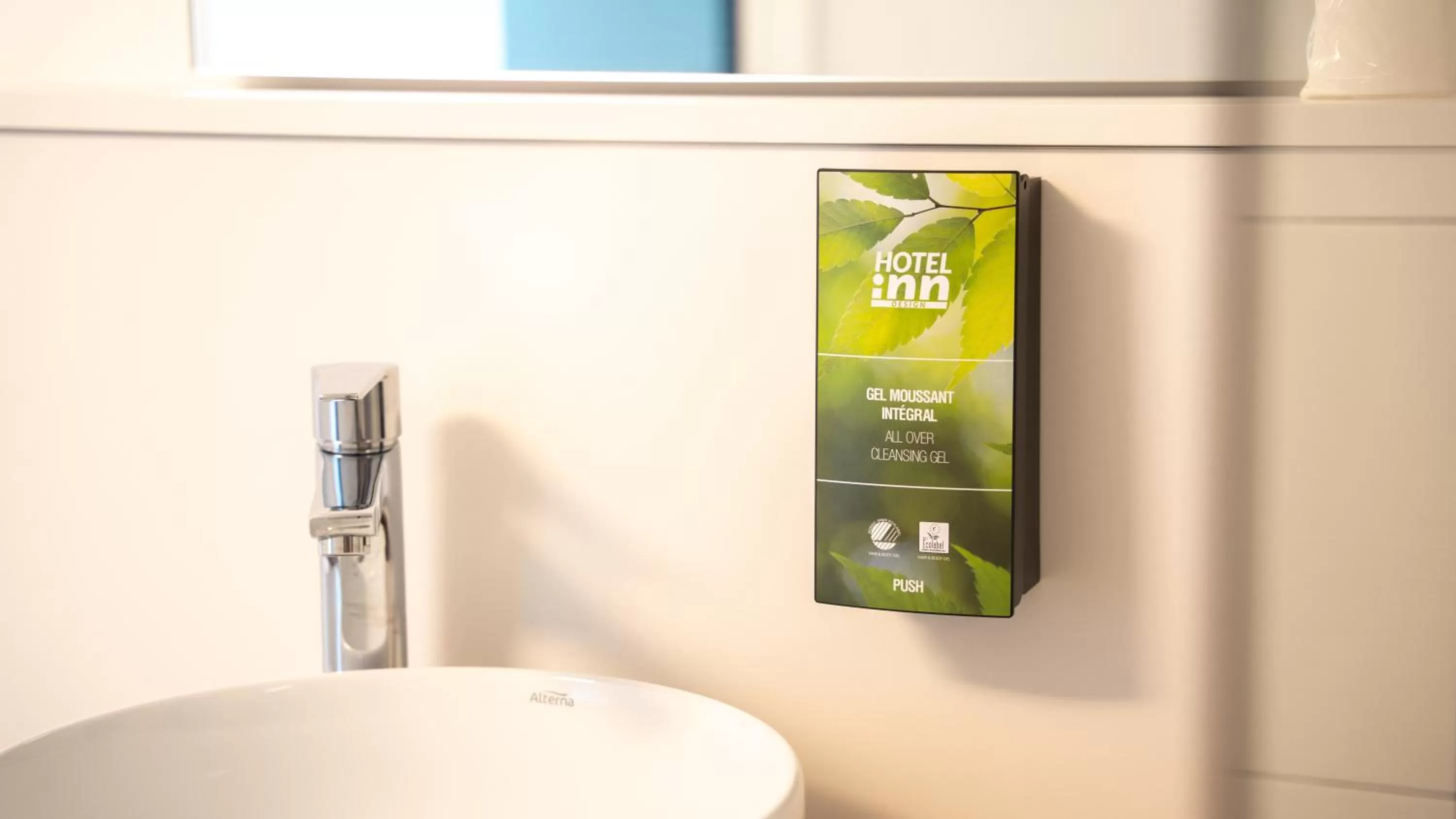 Bathroom in Hotel Inn Design La Rochelle