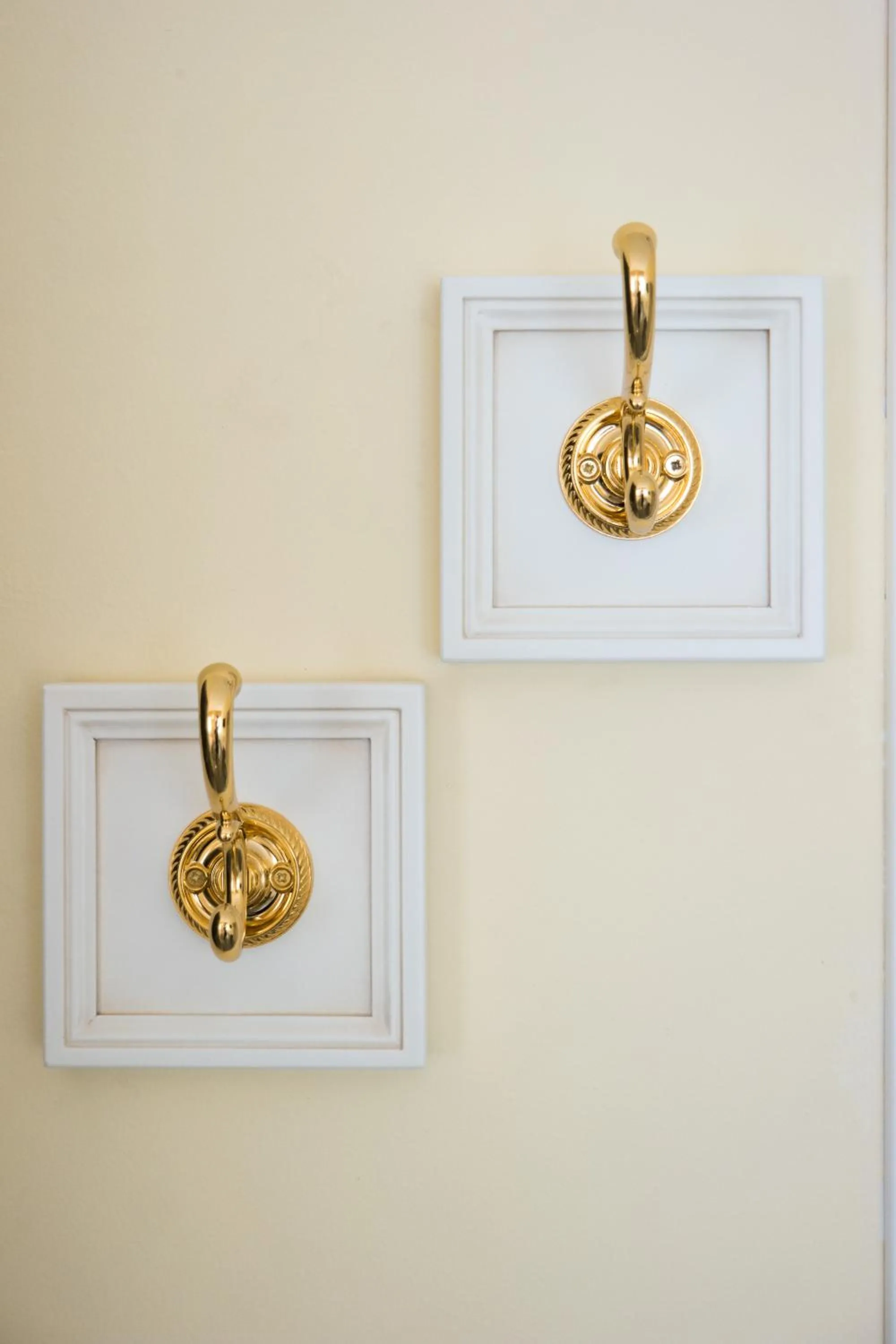 Decorative detail in Guest House Train Station Venice - Atika & Atif