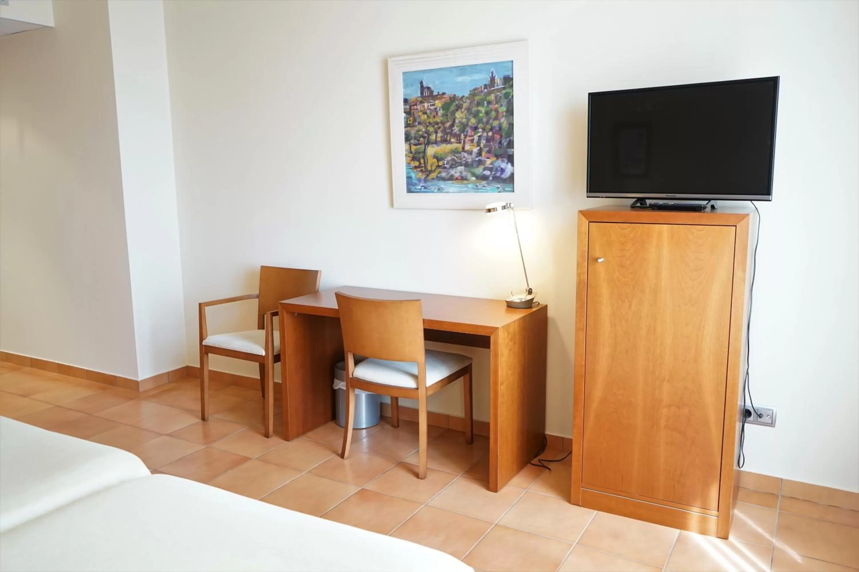 TV and multimedia, Bed in Hotel Santuari Balaguer