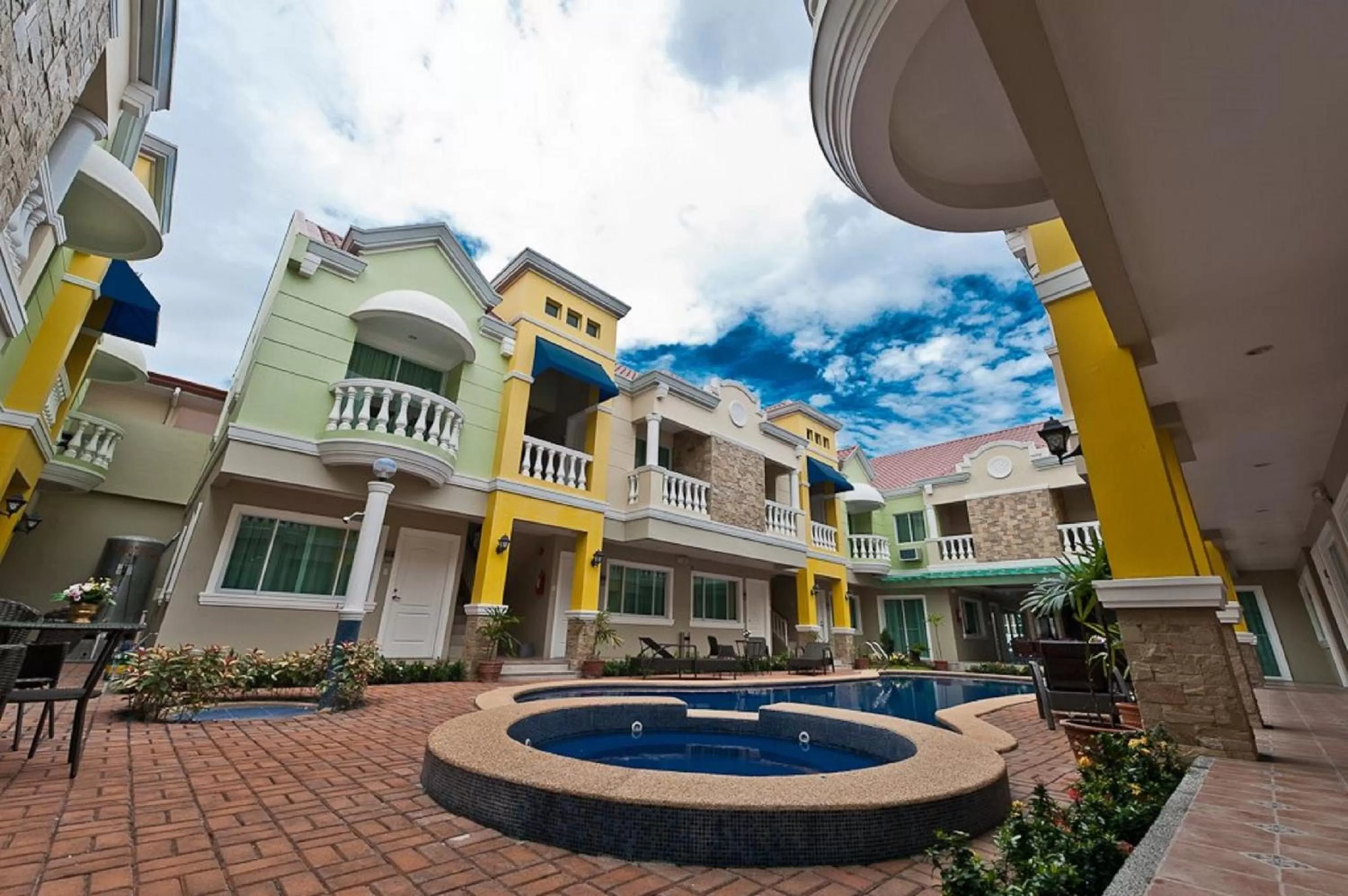 Swimming pool in Prism Hotel