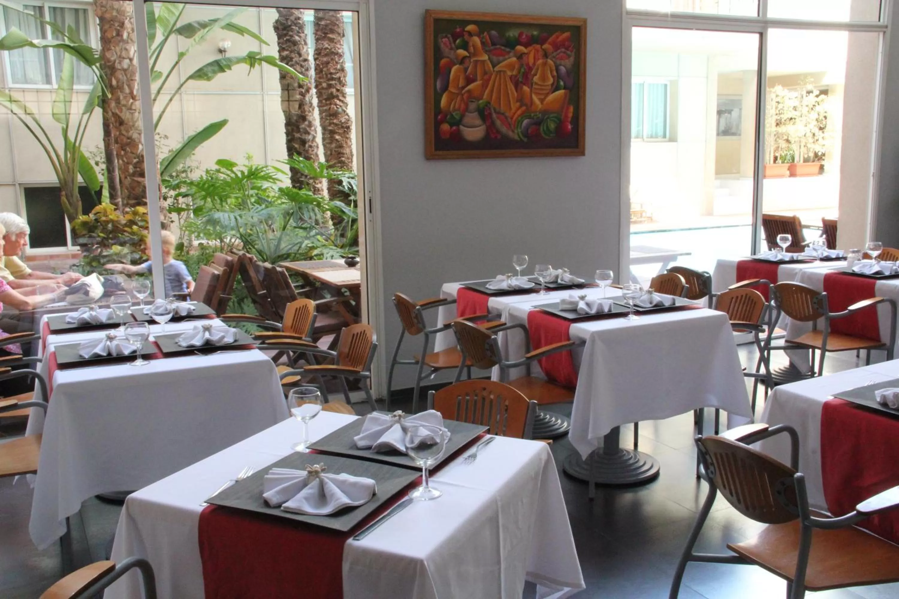 Restaurant/places to eat in Casablanca Suites & Spa