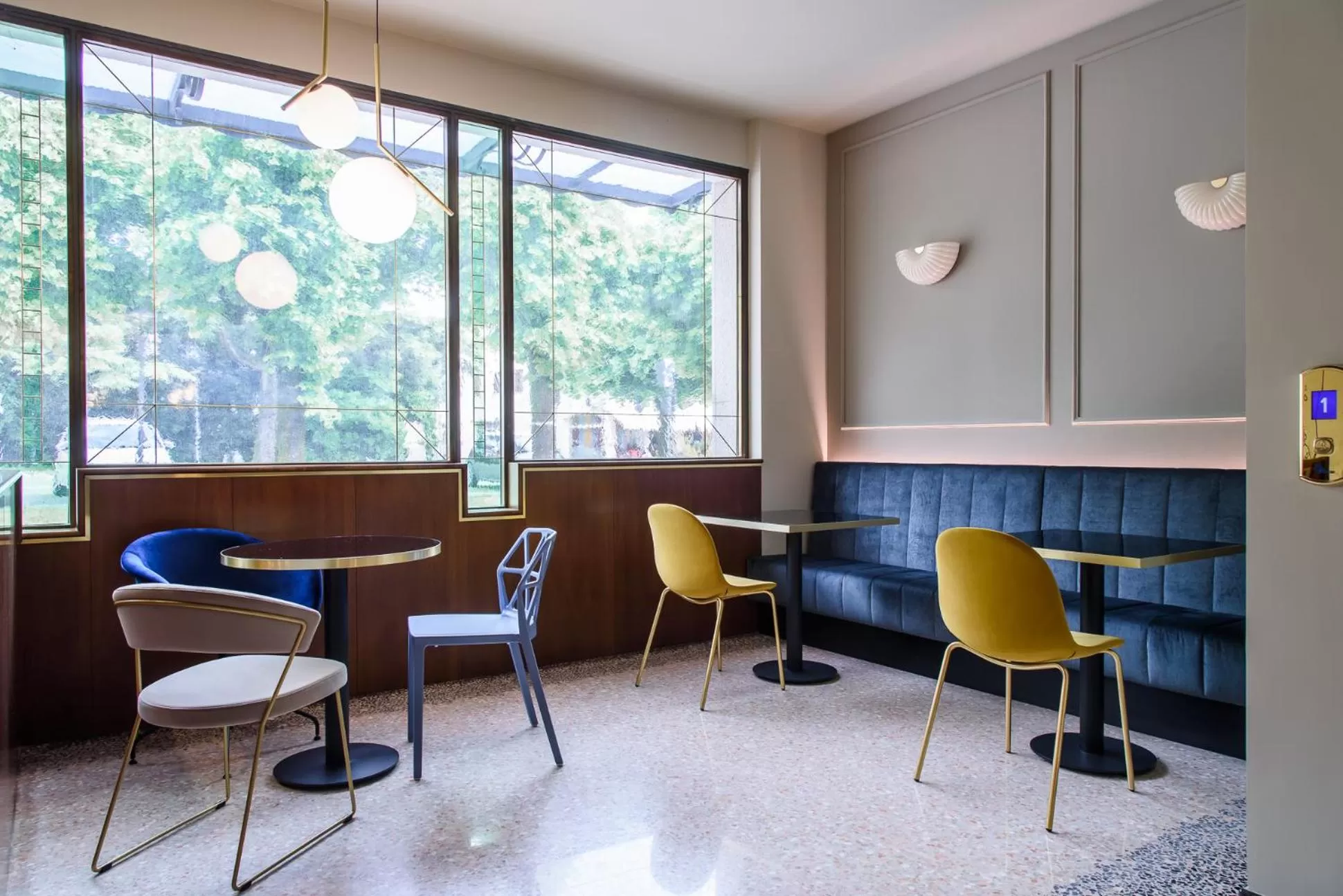 Lobby or reception in Hotel Zenit