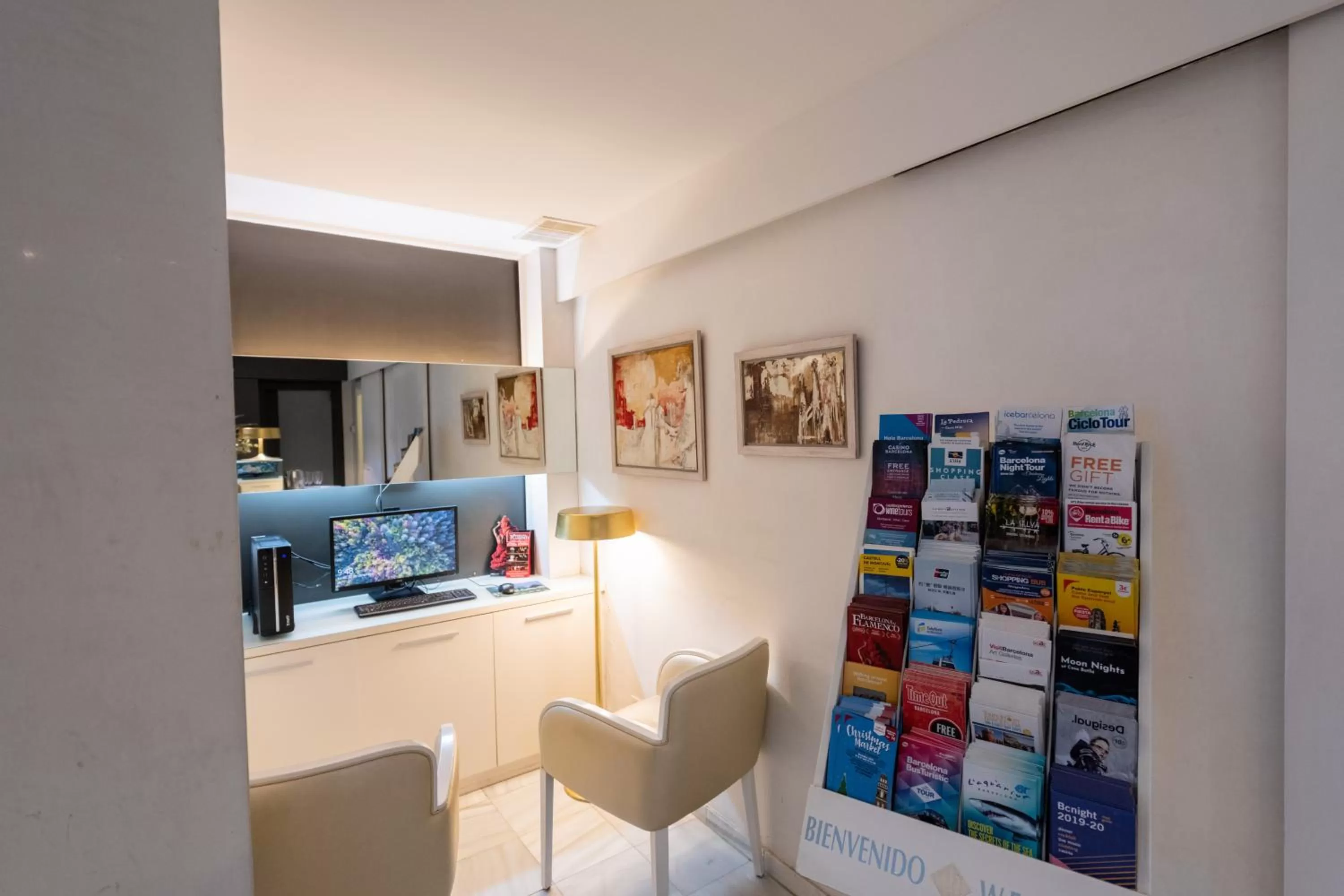 Lobby or reception in Atenea Rekord Suites Barcelona