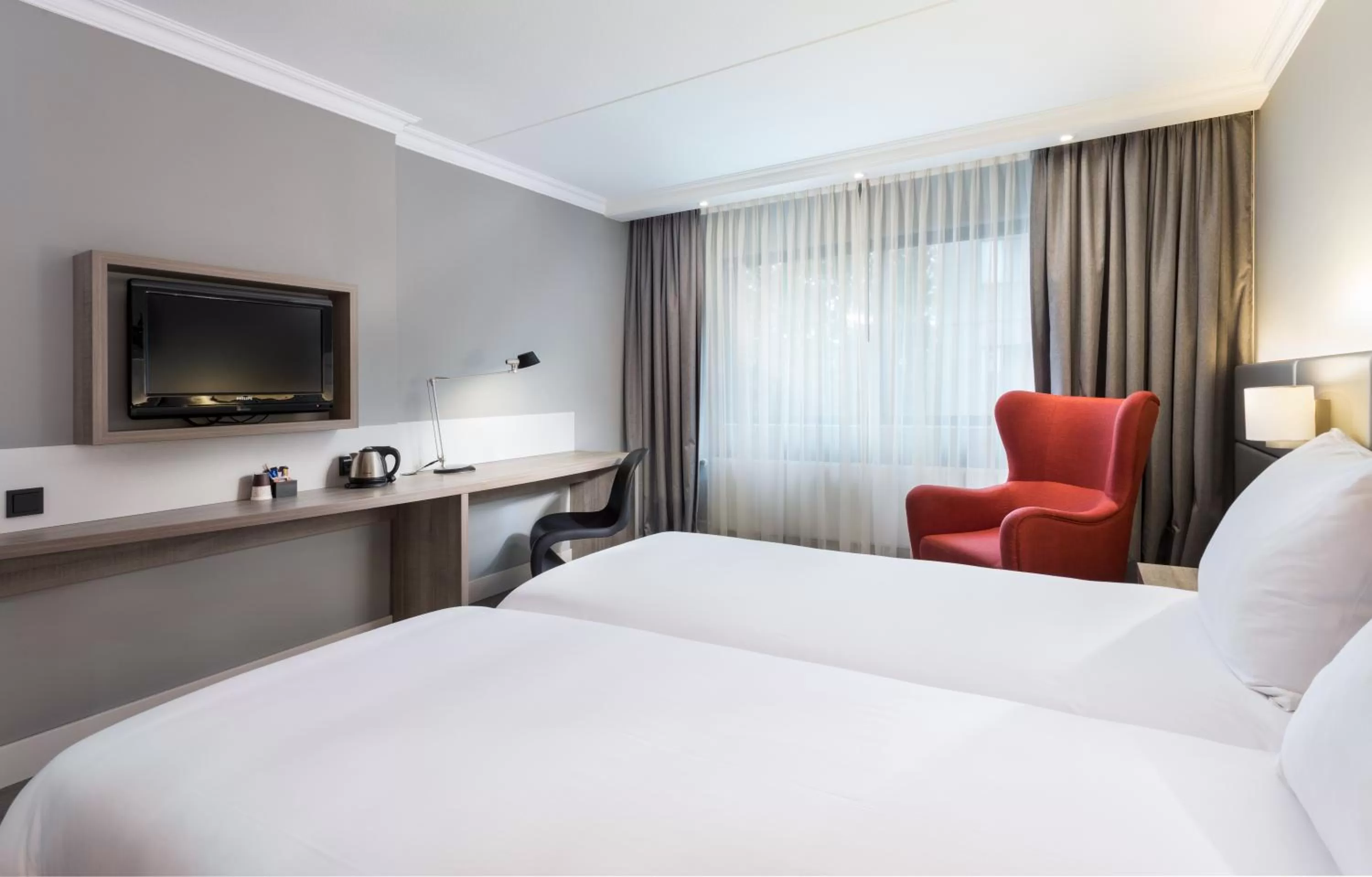 TV and multimedia, Bed in Ramada by Wyndham Amsterdam Airport Schiphol