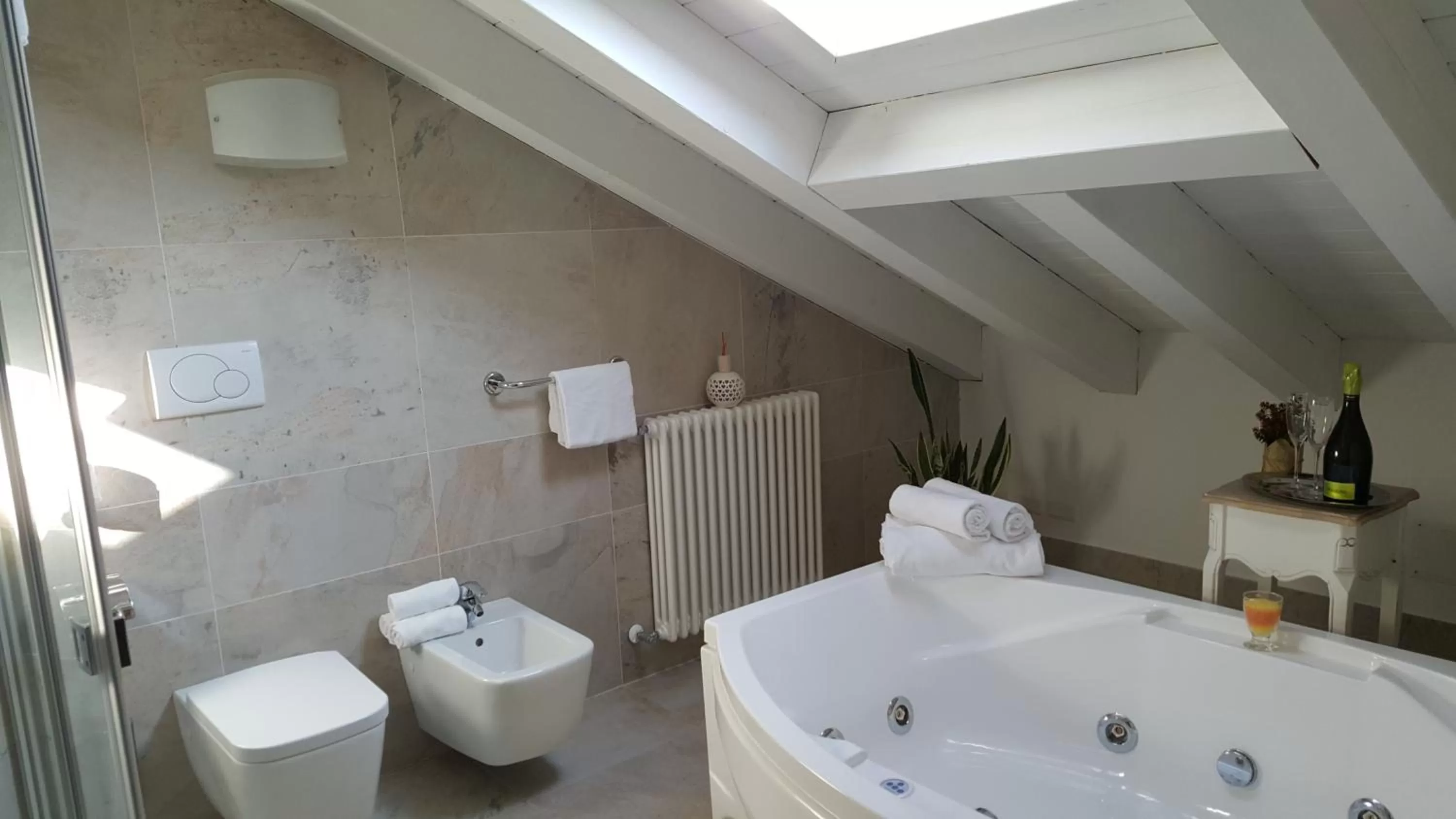 Bathroom in UNAHOTELS Eco Hotel Villa Costanza Venezia