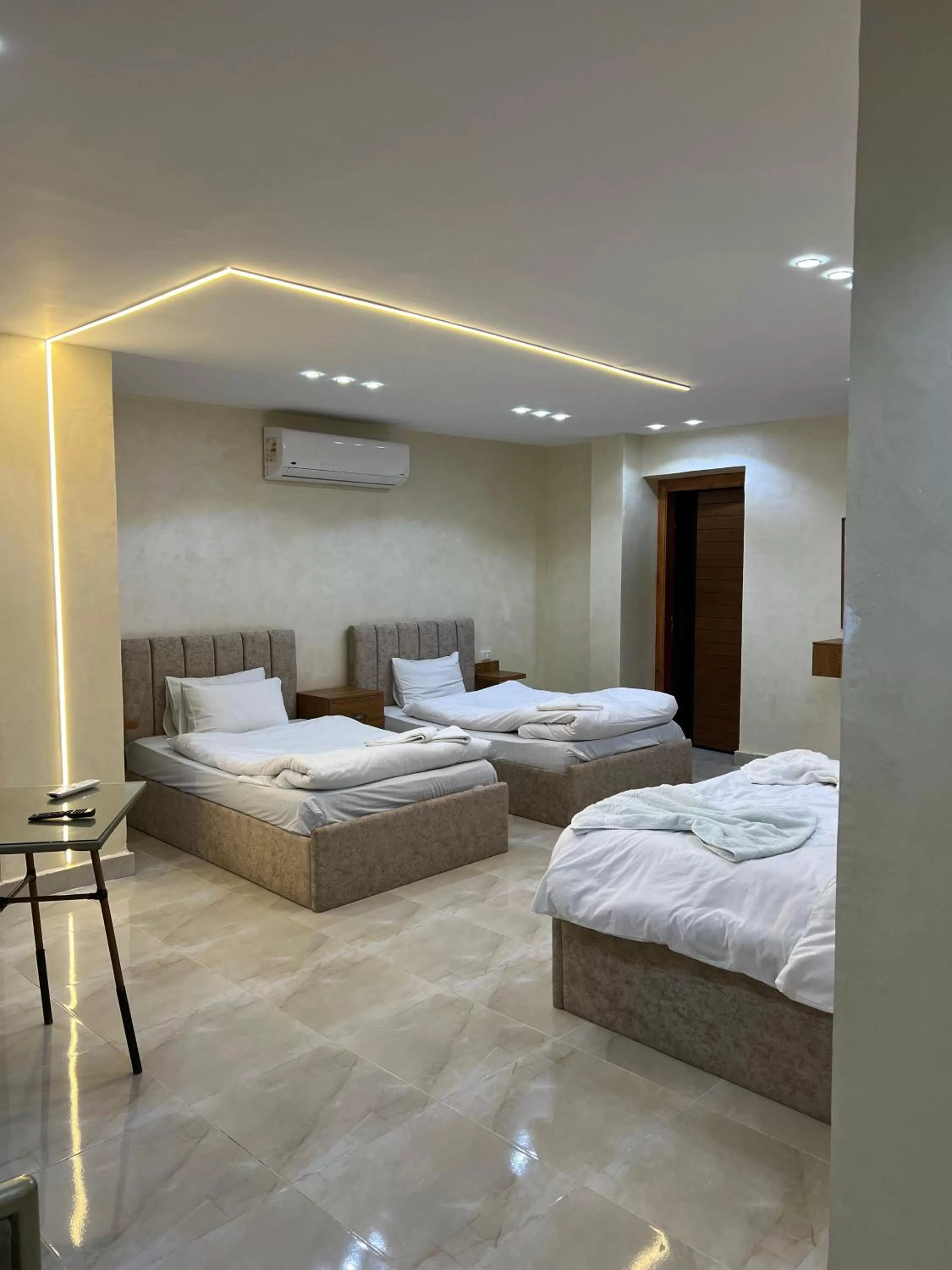 Bedroom, Bed in Pyramids Height Hotel & Pyramids Master Scene Rooftop