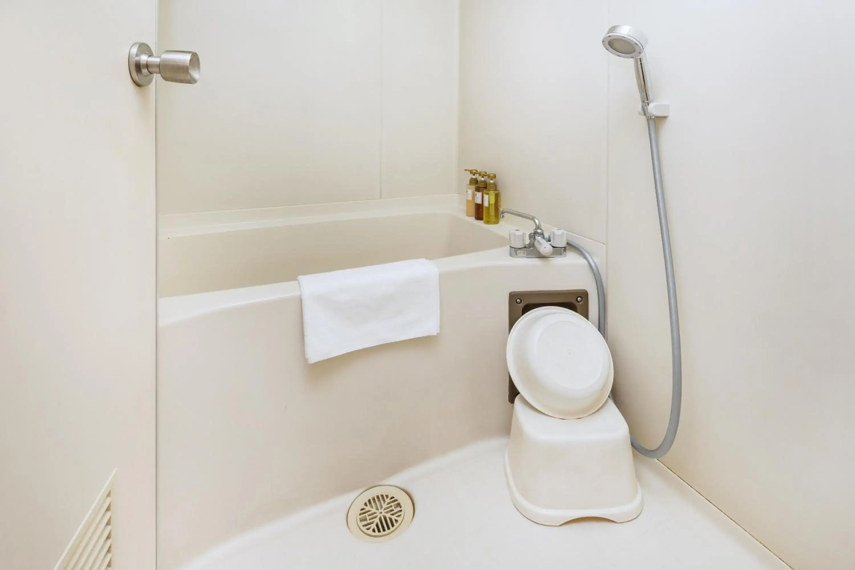 Family Room with Tatami Area (6 Adults) - House Keeping is Optional with Additional Cost - Non-Smoking in HOTEL MYSTAYS Otemae Family Room with Tatami Area (6 Adults) - House Keeping is Optional with Additional Cost - Non-Smoking in HOTEL MYSTAYS Otemae