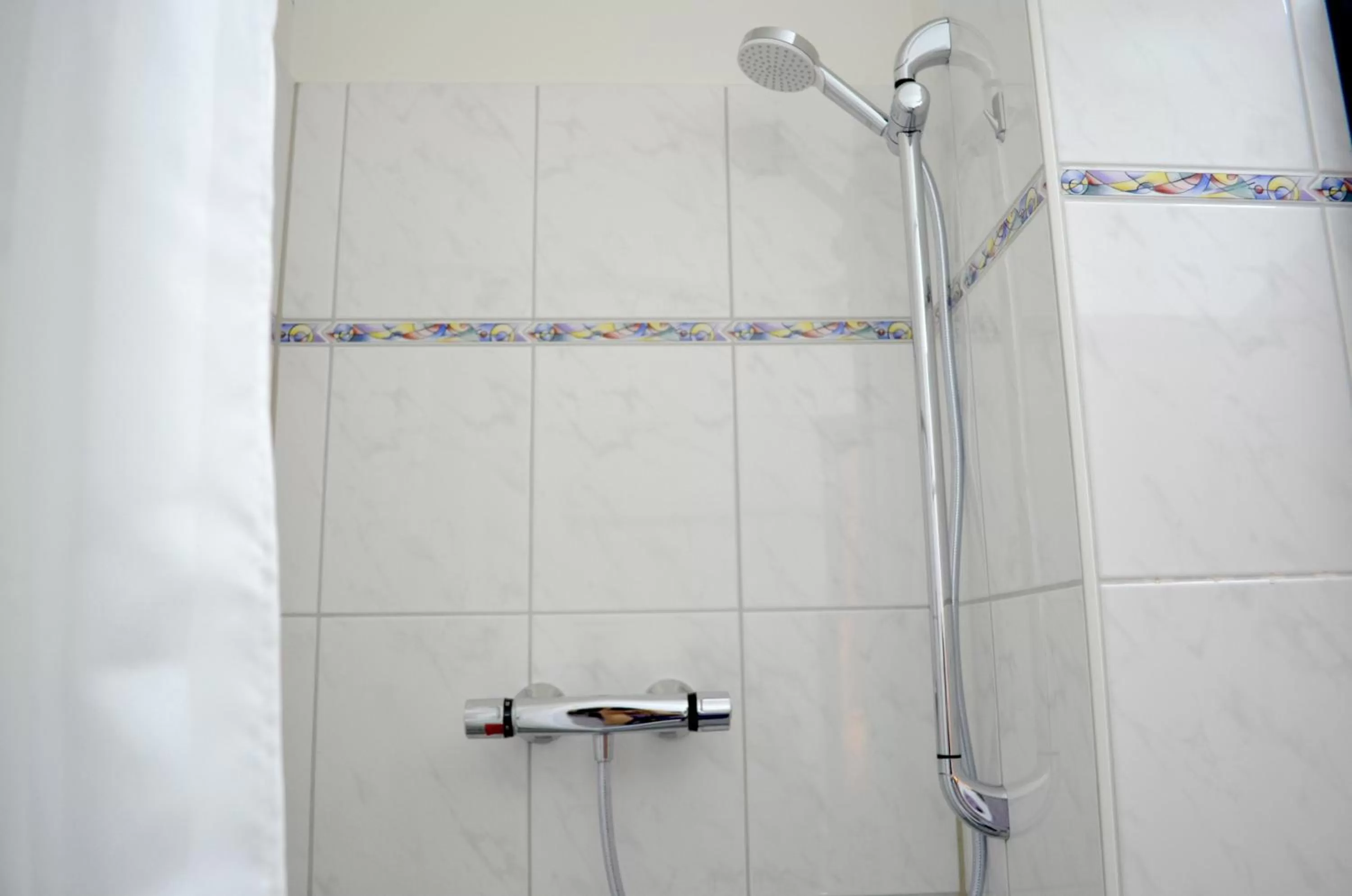 Shower in Hana Aparthotel