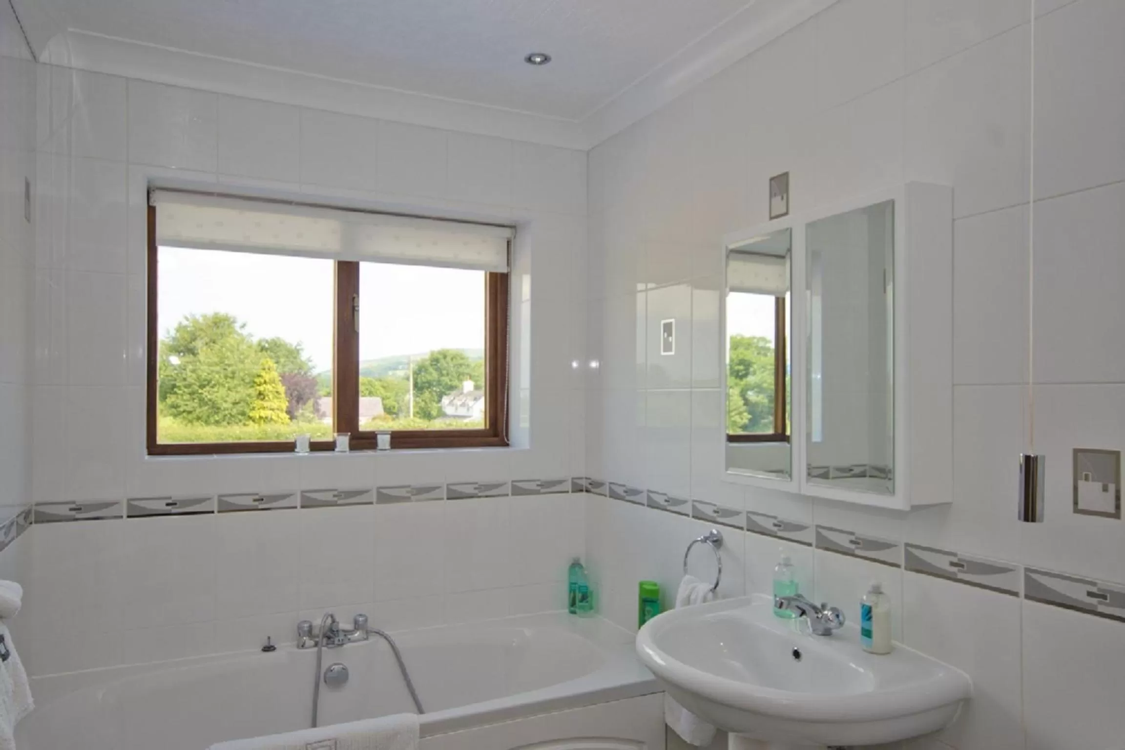 Bedroom, Bathroom in Tall Trees