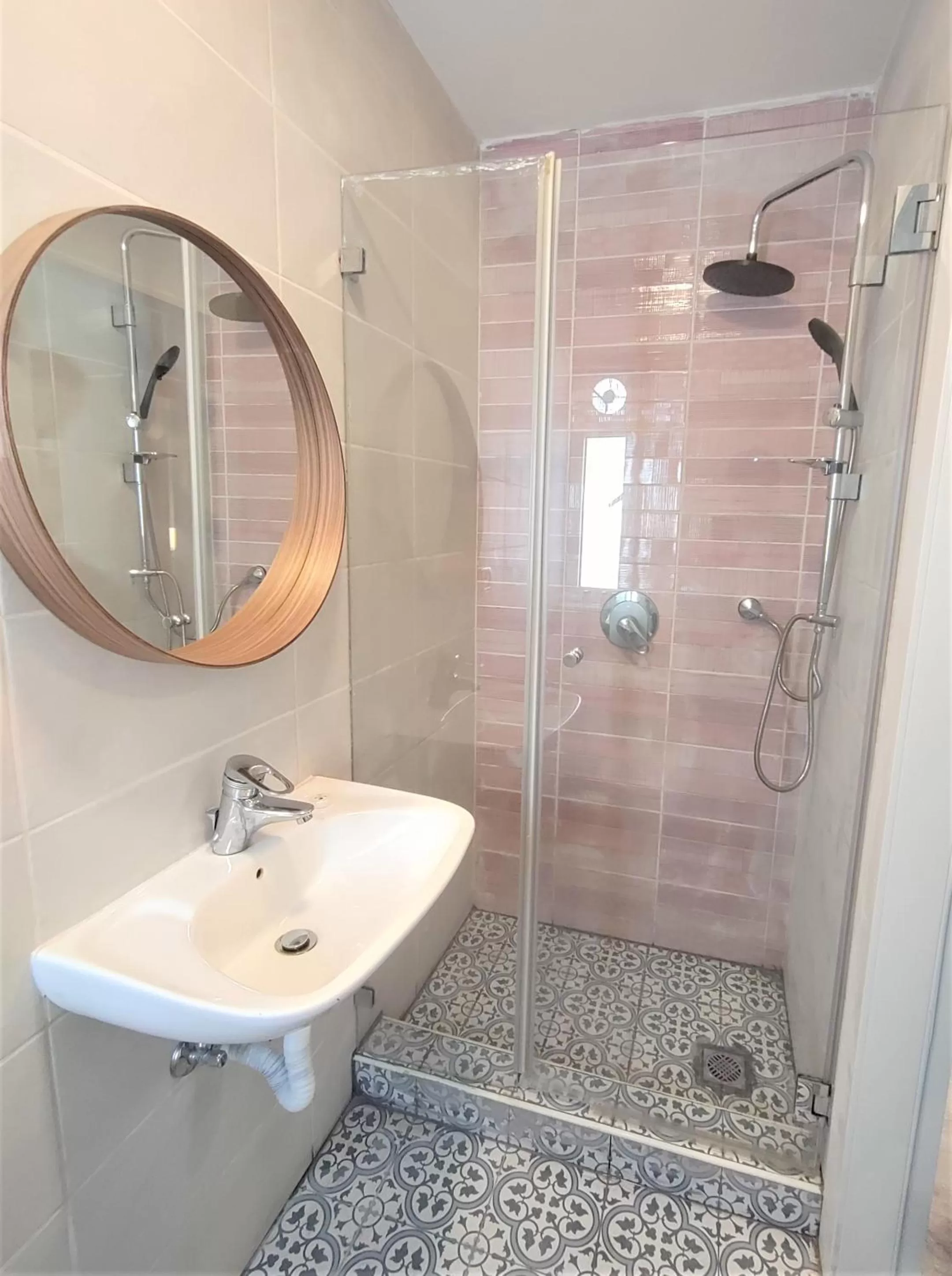 Bathroom in Jacobs Suites