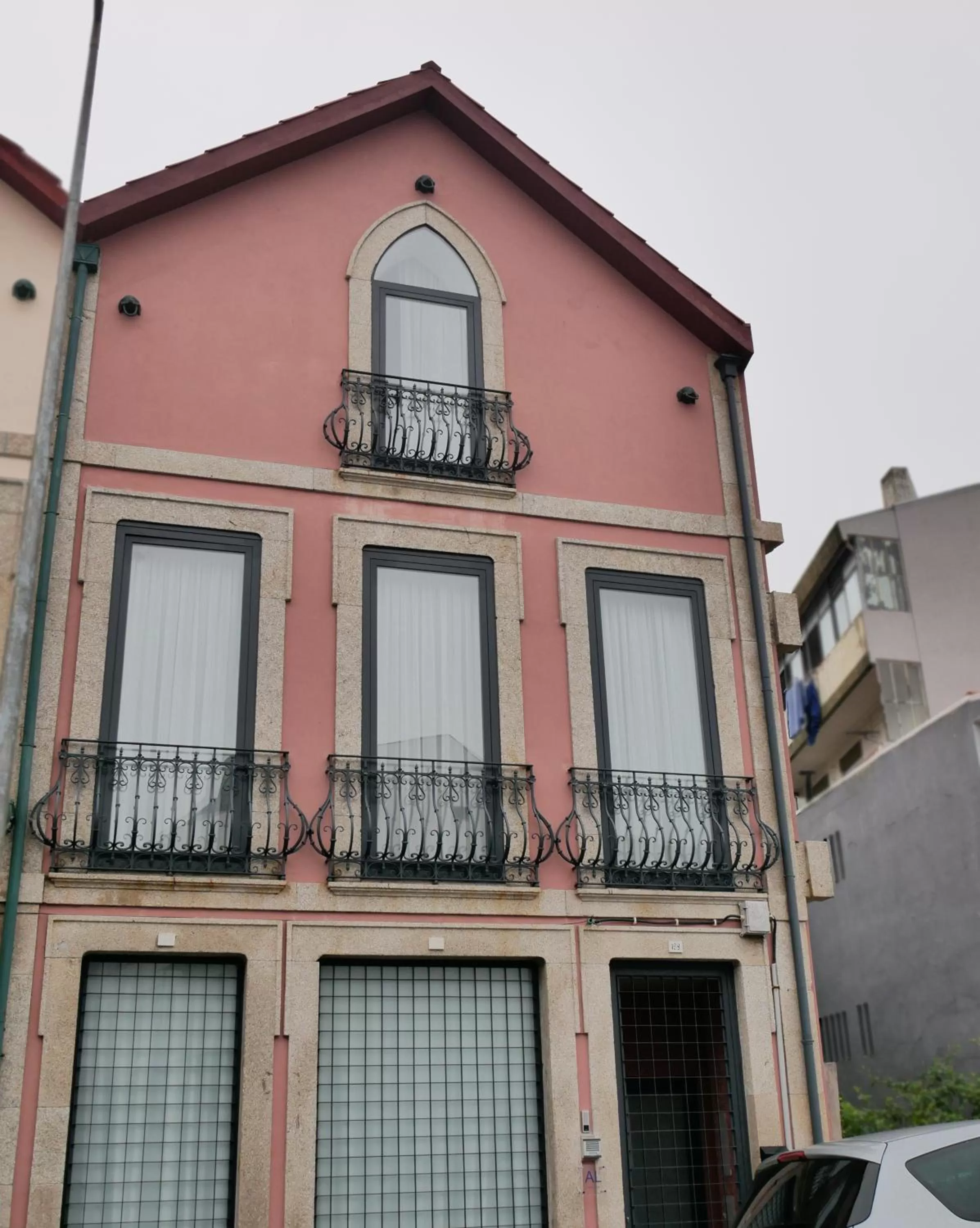 Property building in Serra do Pilar Porto Suites