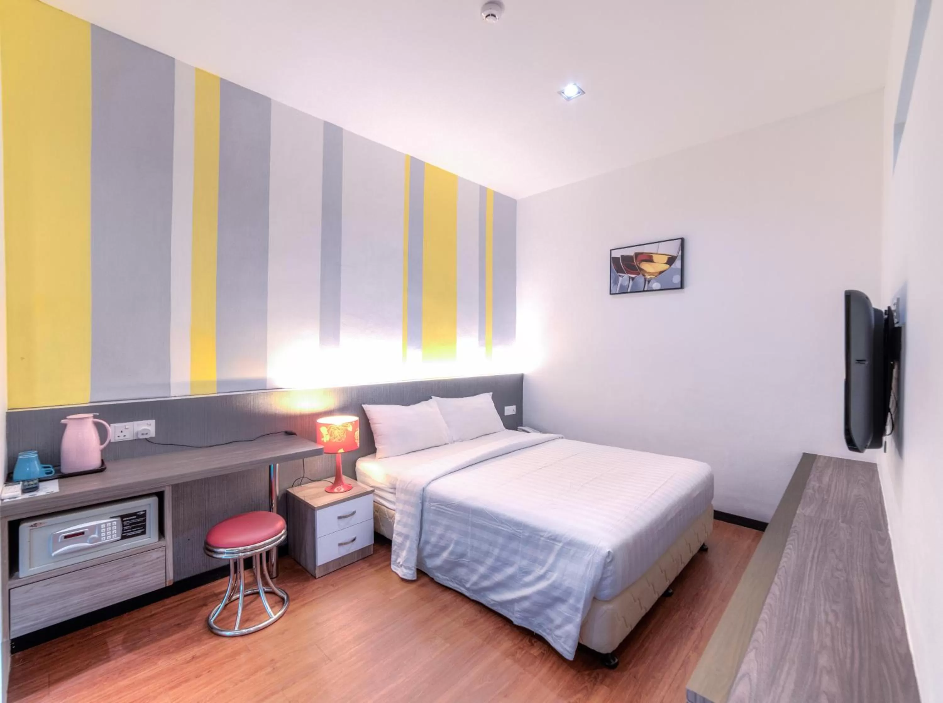 Bedroom, Bed in HelicoNia Hotel