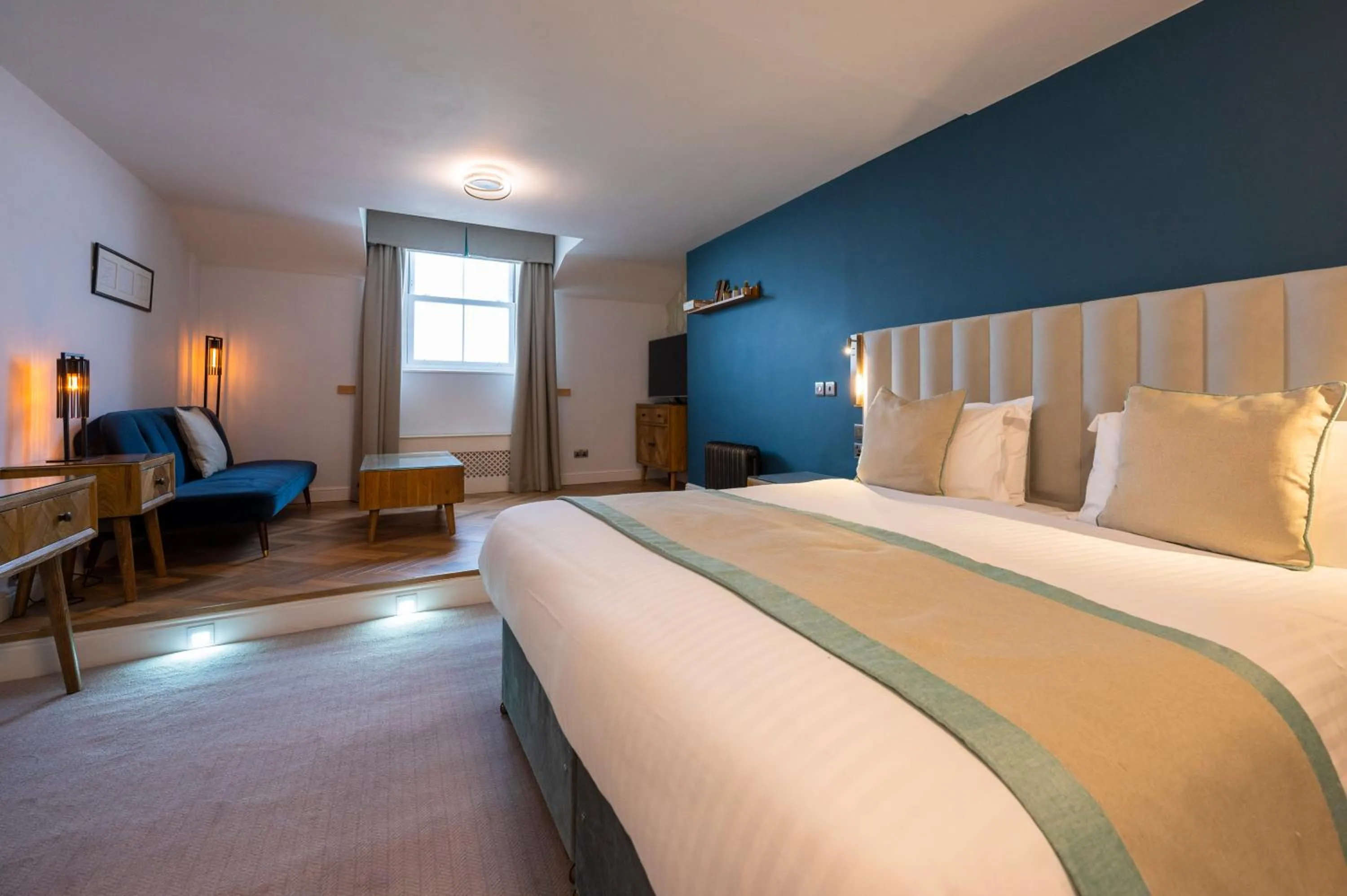 Bedroom, Bed in St George's Hotel - Llandudno