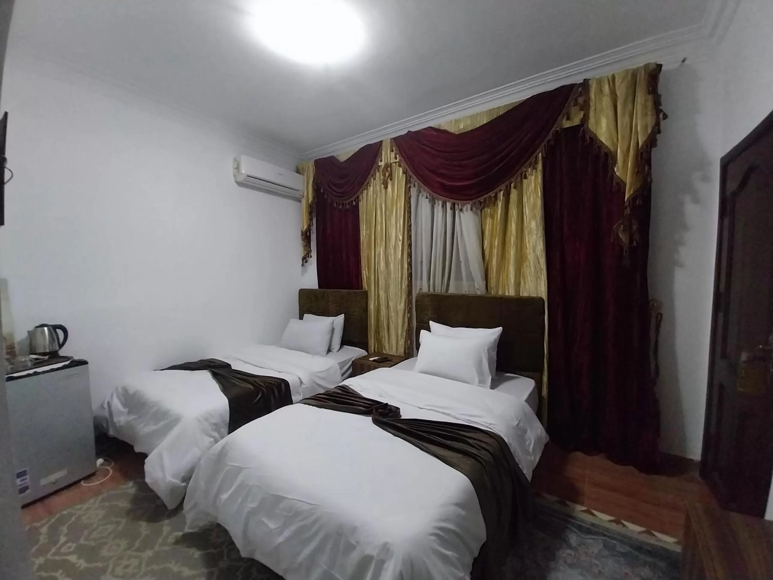 Bed in Eagles Pyramids View