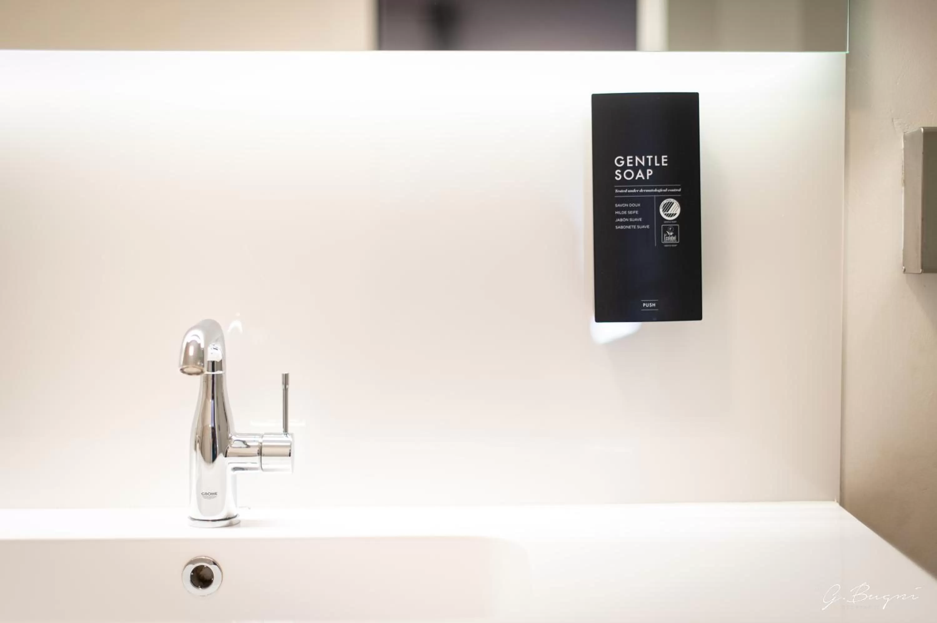 La Reine Hôtel & Restaurant