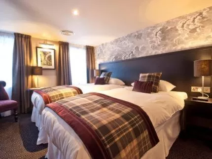 Shower, Bed in The Bath Arms Wetherspoon