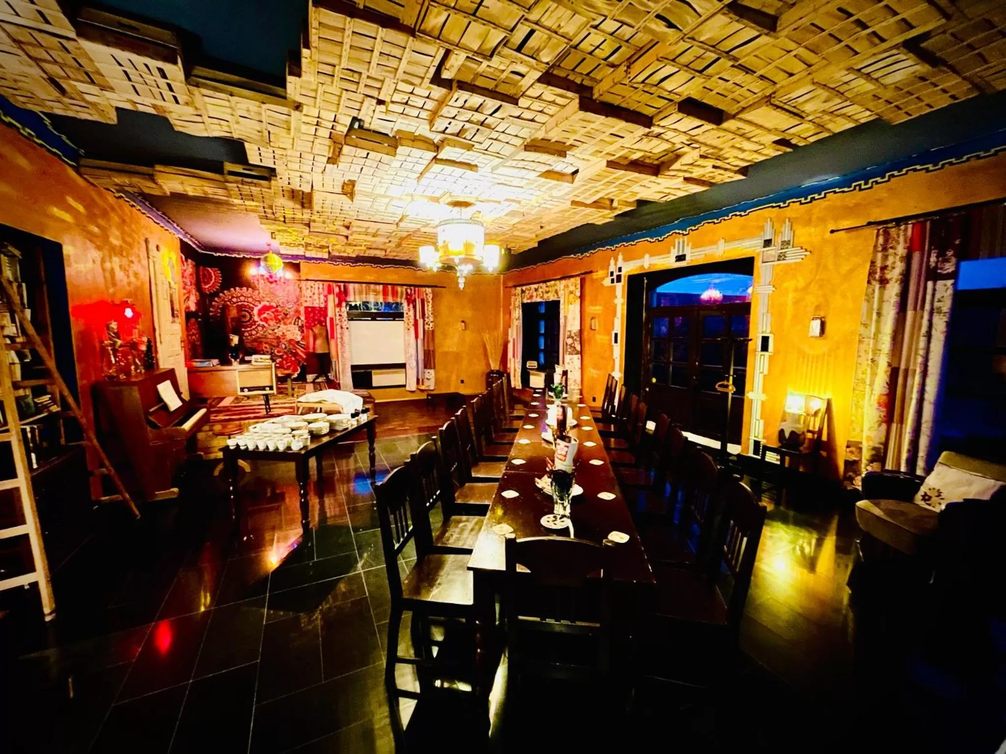 HARABURDI® Recyclart Hotel