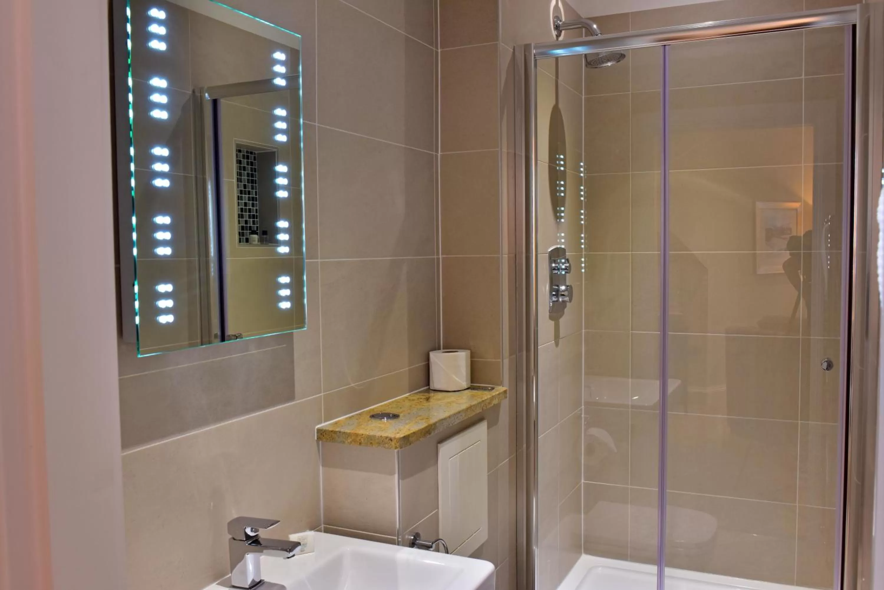Shower in The Townhouse Aberfeldy - Rooms & Breakfast