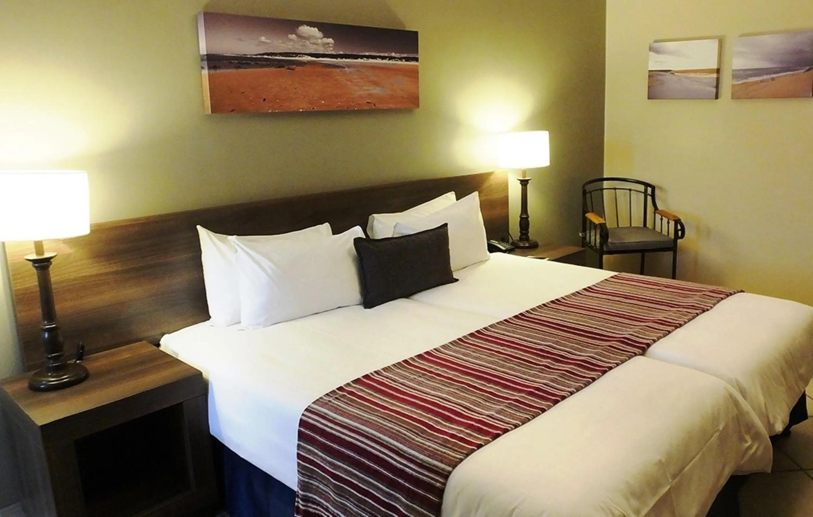 Bed in Premier Hotel The Richards