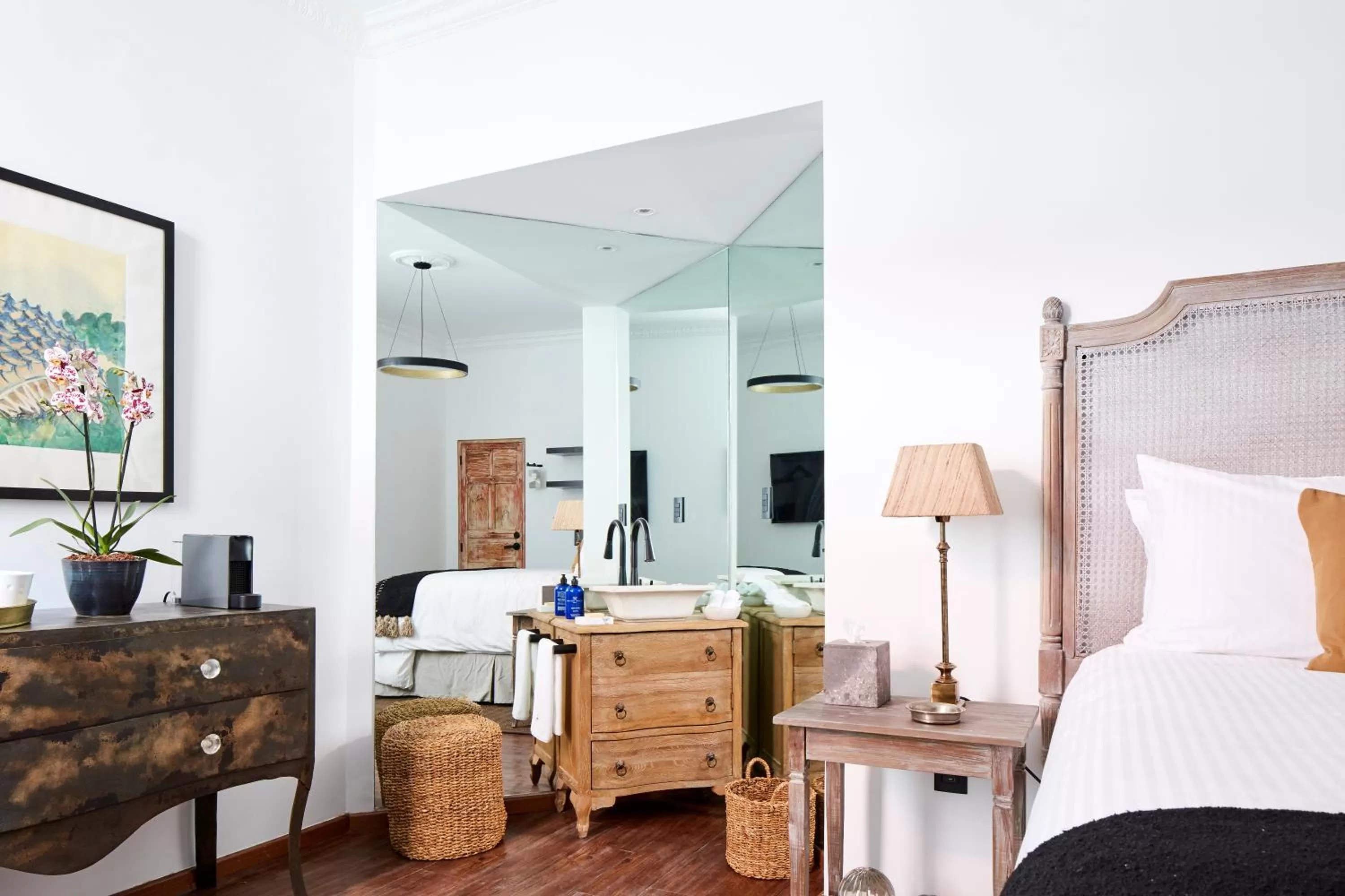 Area and facilities, Bed in Orchid House Mexico City