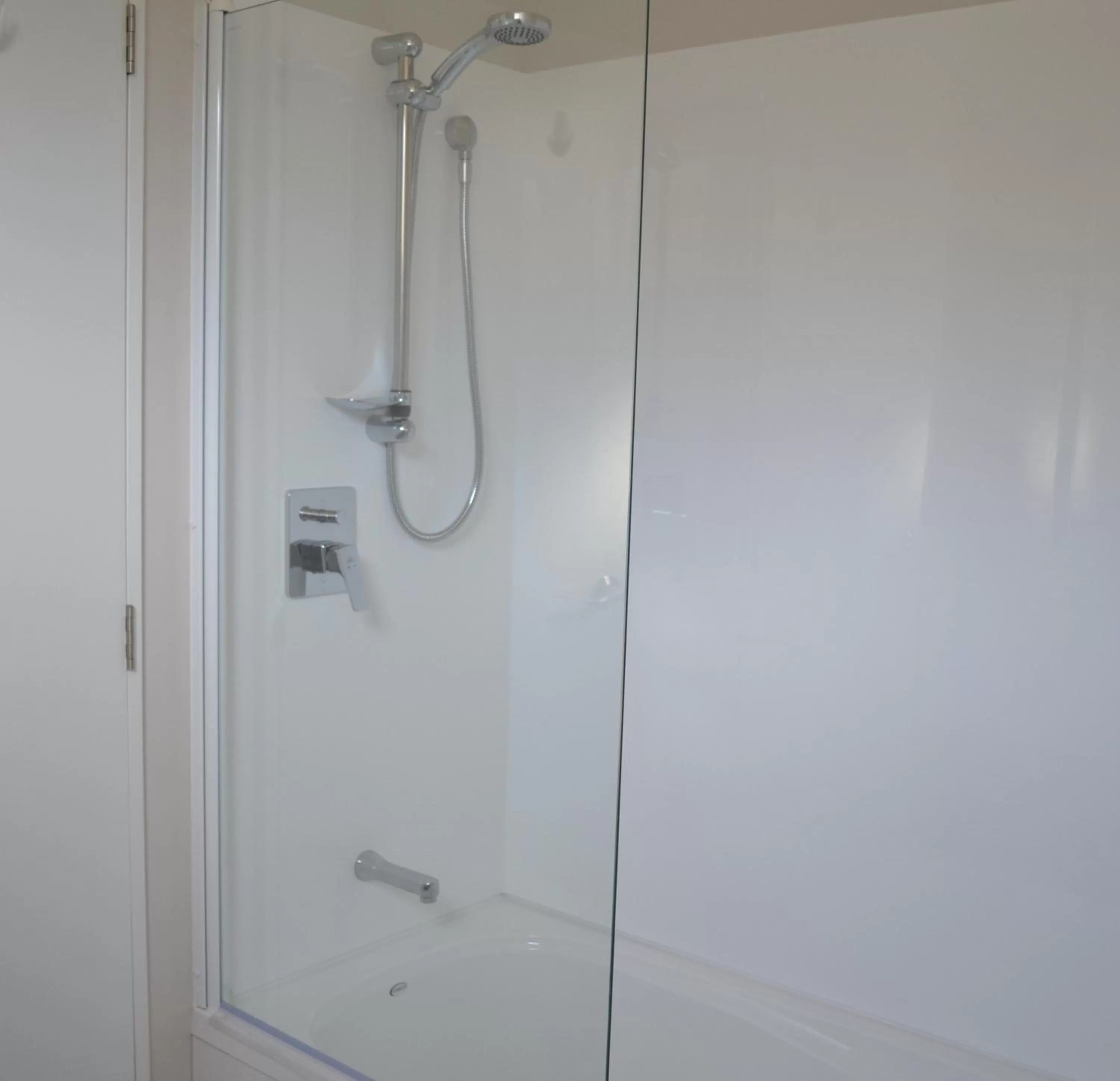 Shower in 319 Addington Motel