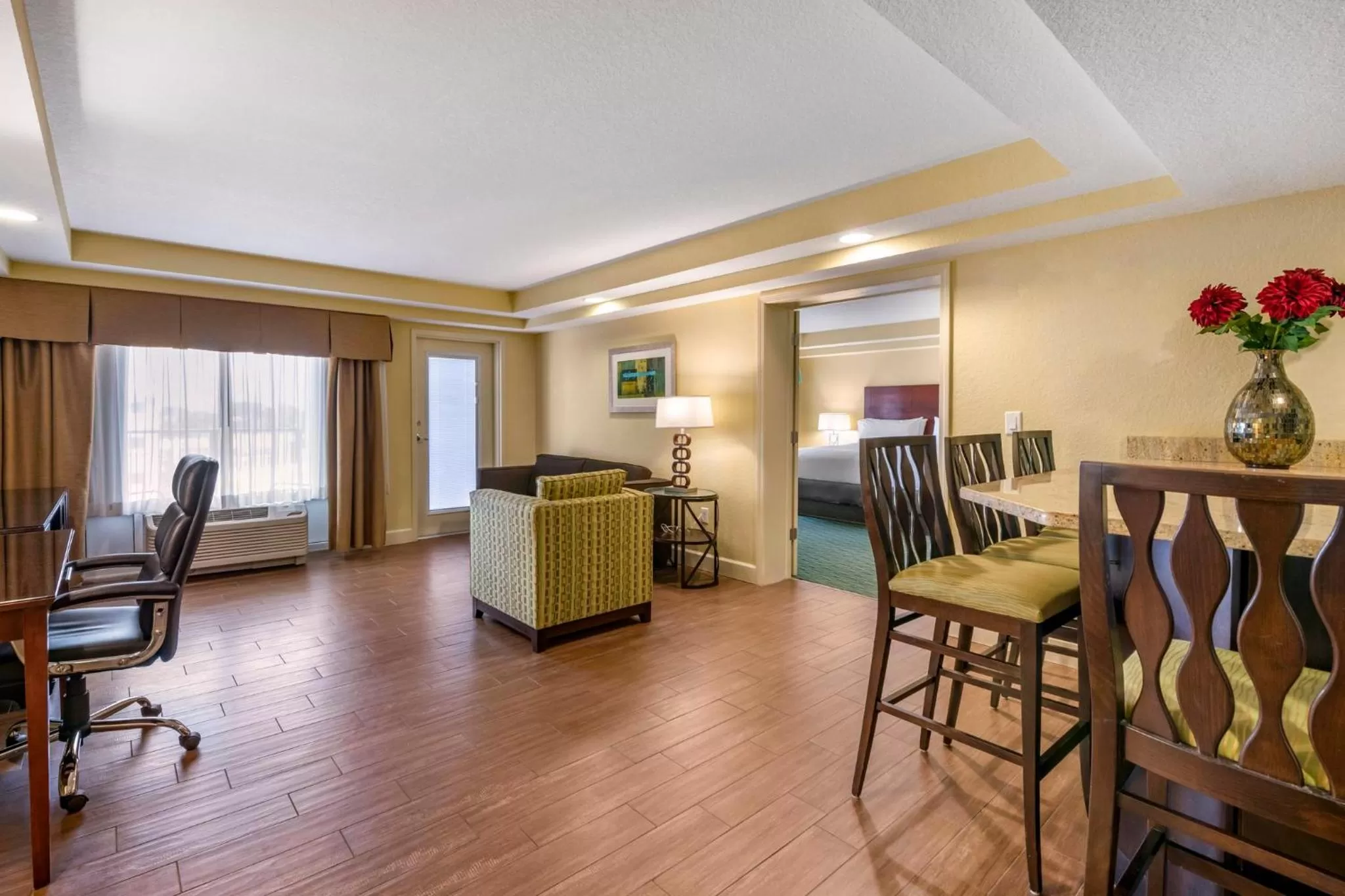 Bedroom in Holiday Inn Resort Orlando - Lake Buena Vista by IHG