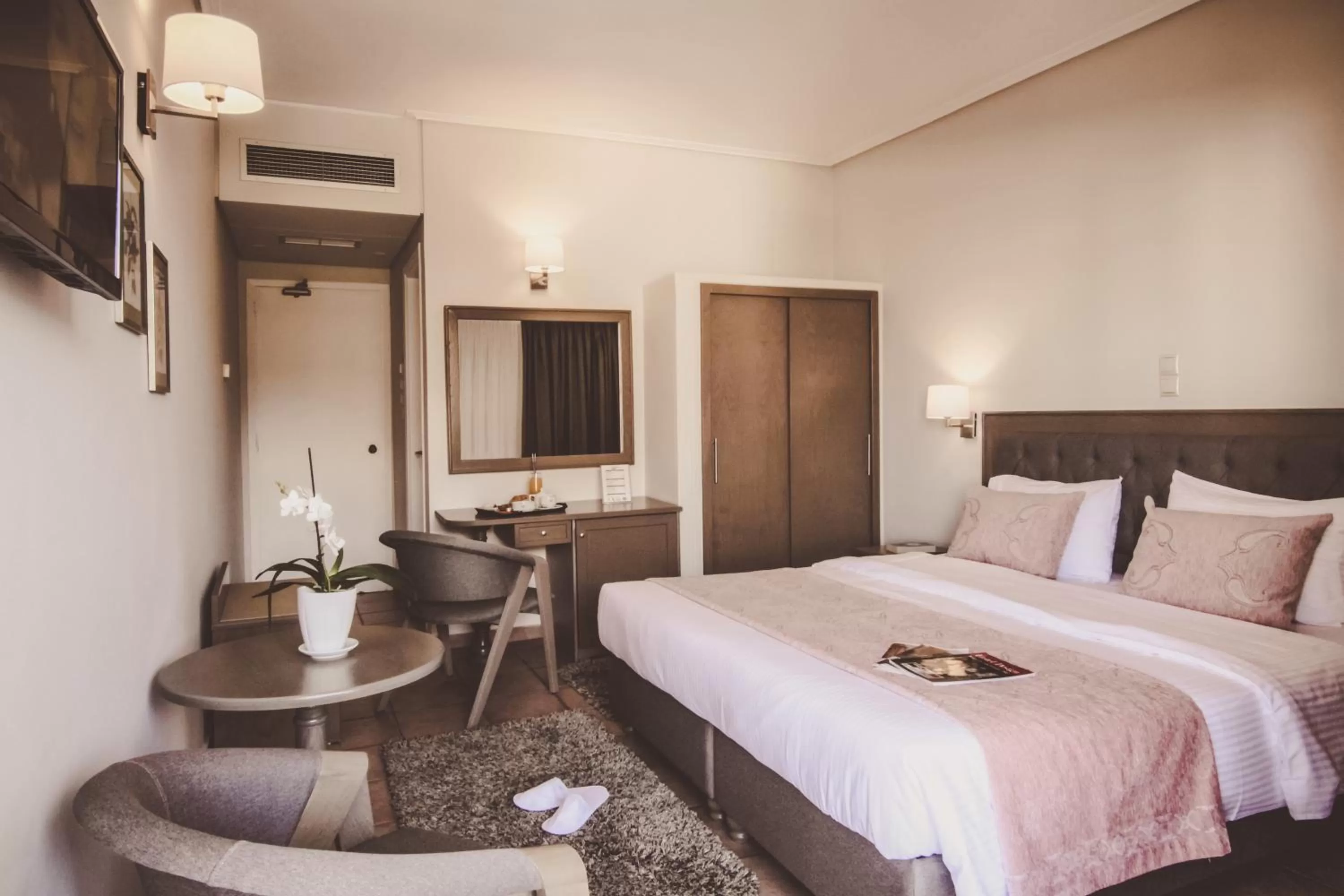 Bed in Green Hill Hotel