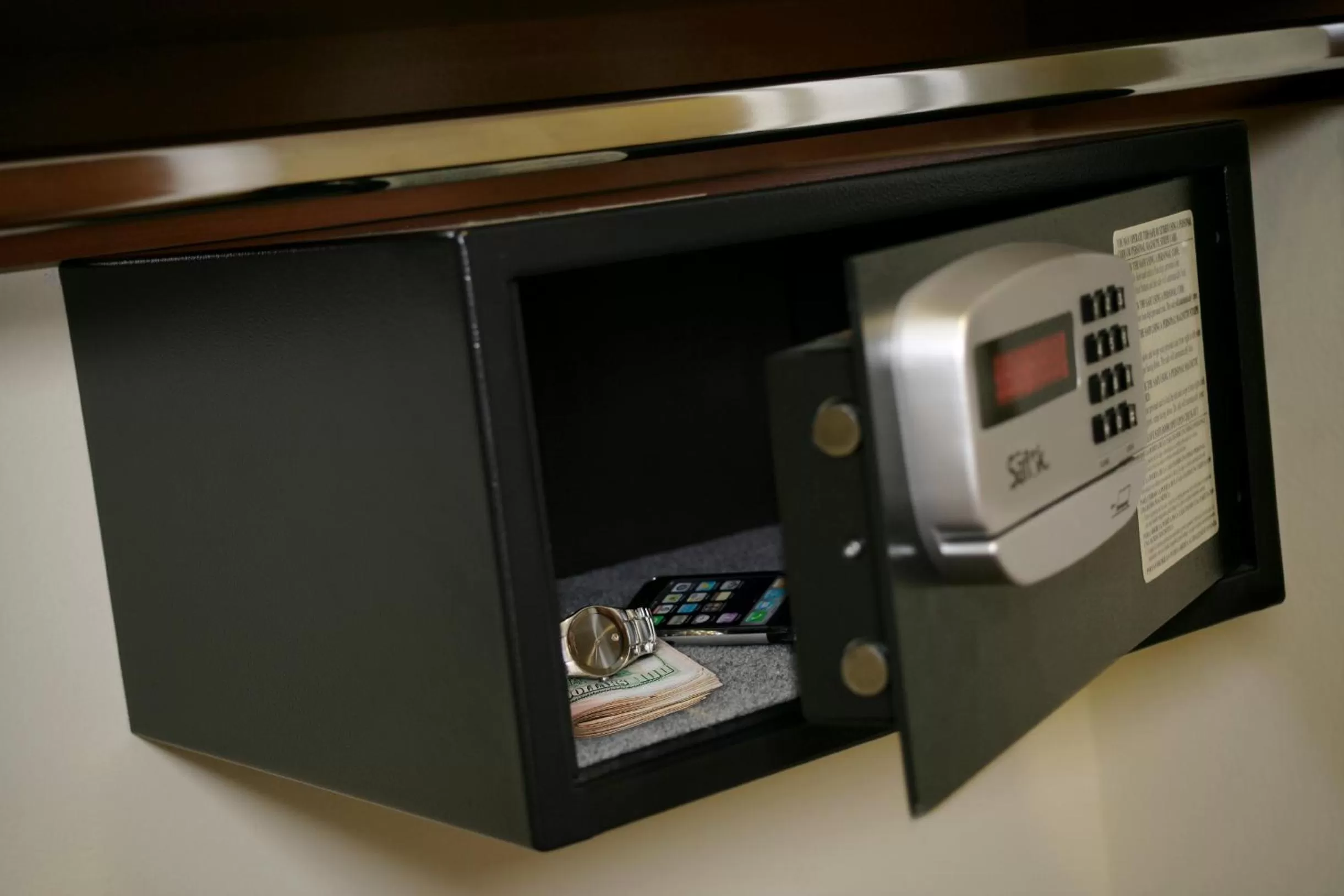 Standard Queen Room in South Point Hotel Casino-Spa