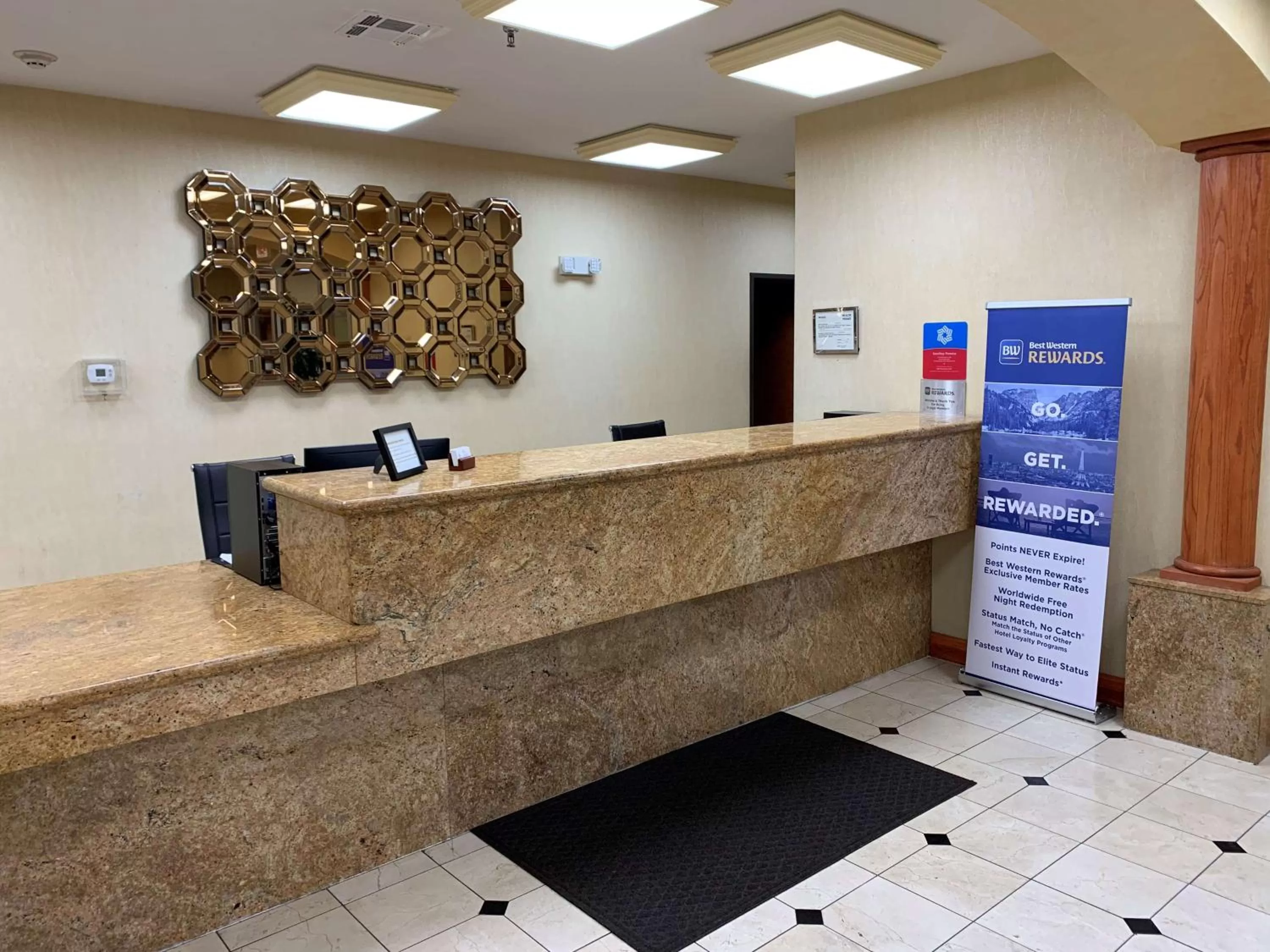 Lobby or reception in SureStay Plus Hotel by Best Western Mesquite