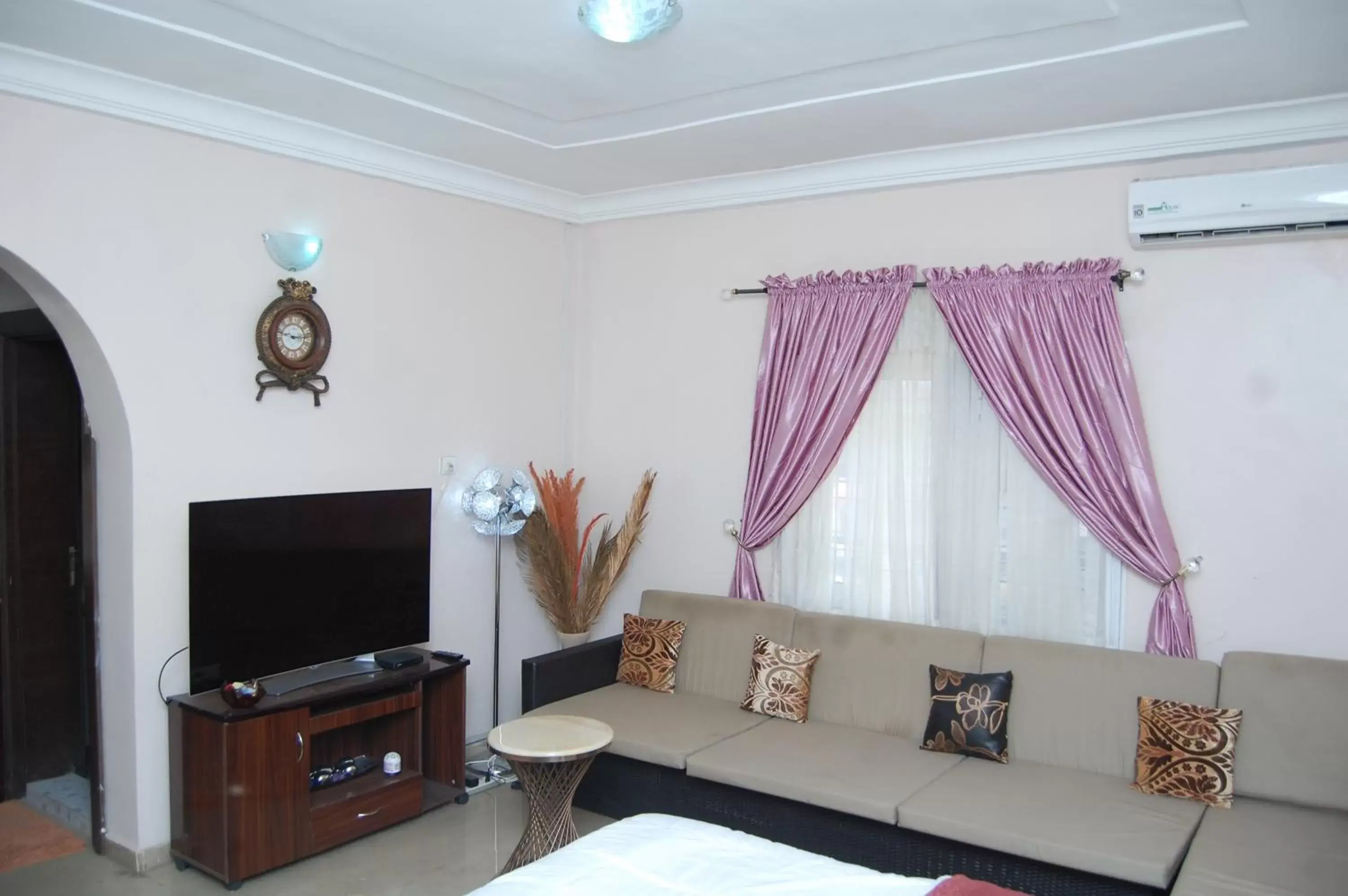 Queen Suite - single occupancy in mmmHouse Queen Suite - single occupancy in mmmHouse