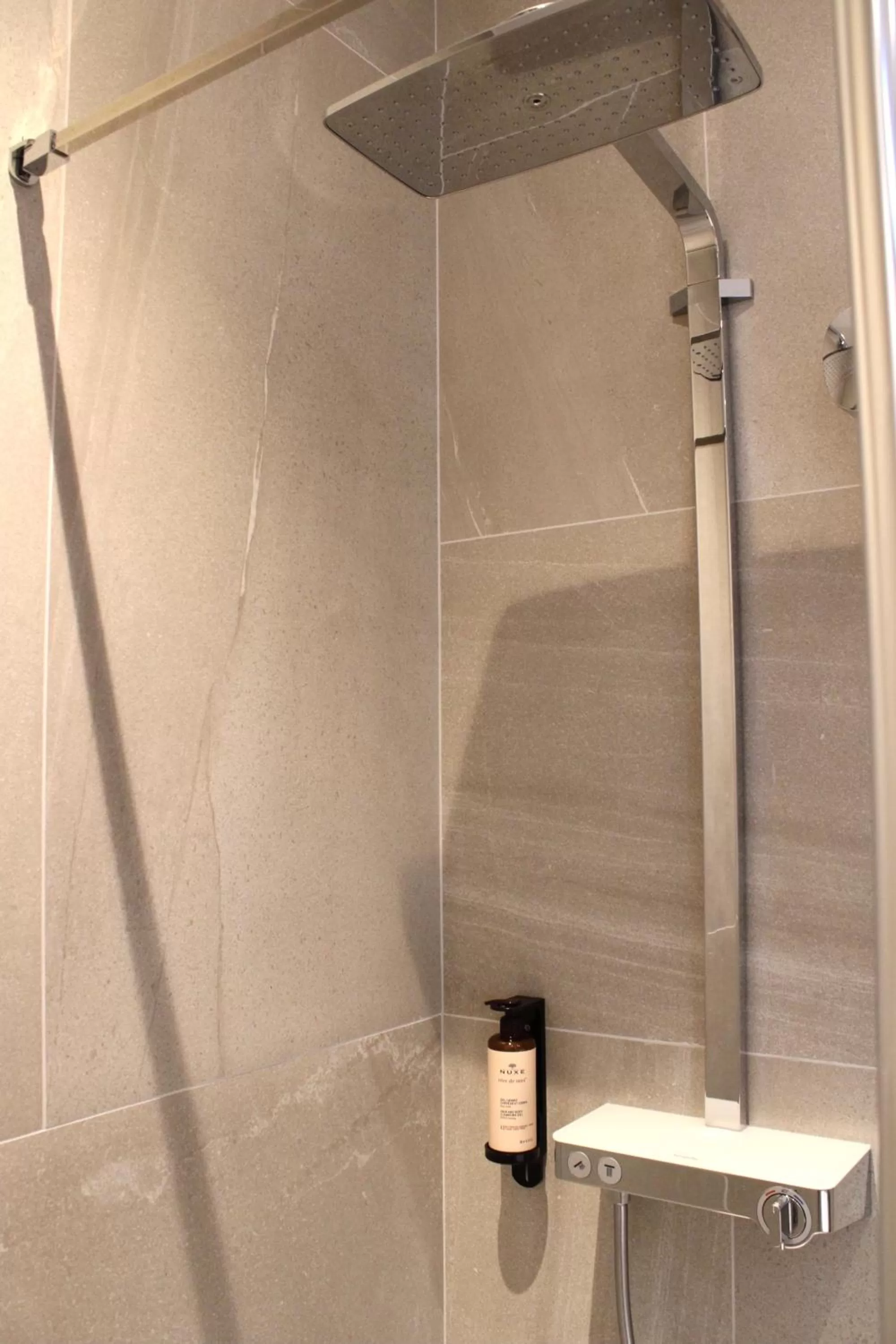 Shower, Bathroom in MiHotel Sala