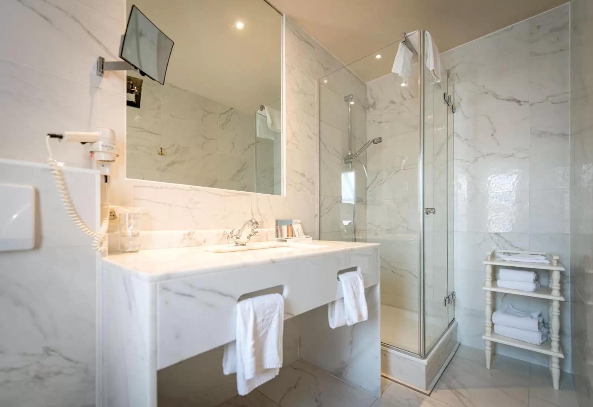 Bathroom in Hotel Jan Brito