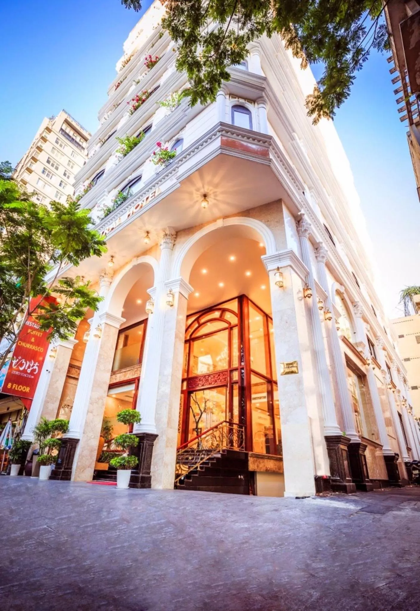 Property building in Happy Life Grand Hotel & Rooftop Skybar